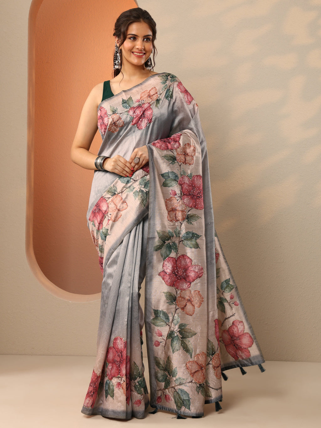 Grey Embellished Silk Blend Saree With Unstitched Blouse Piece