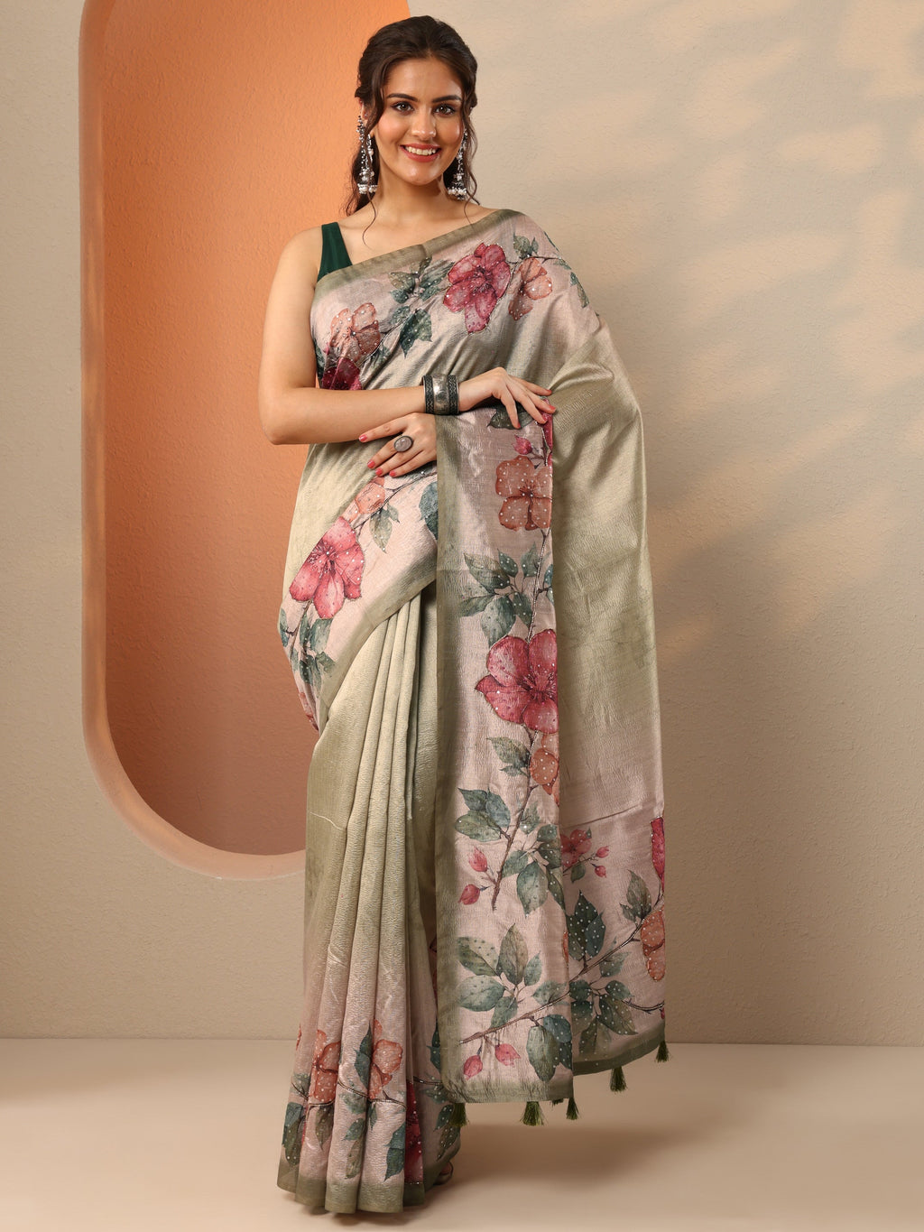 Green Embellished Silk Blend Saree With Unstitched Blouse Piece