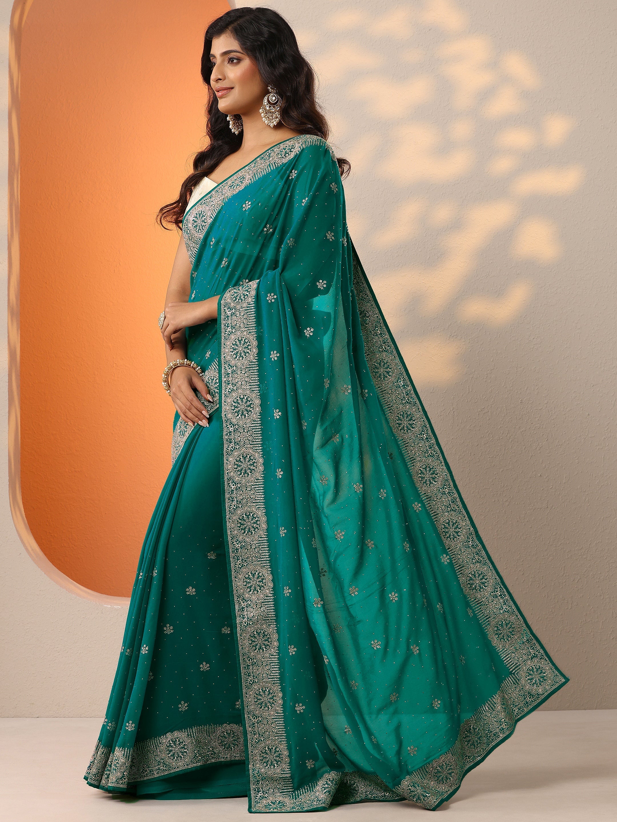 Green Embroidered Georgette Saree With Unstitched Blouse Piece