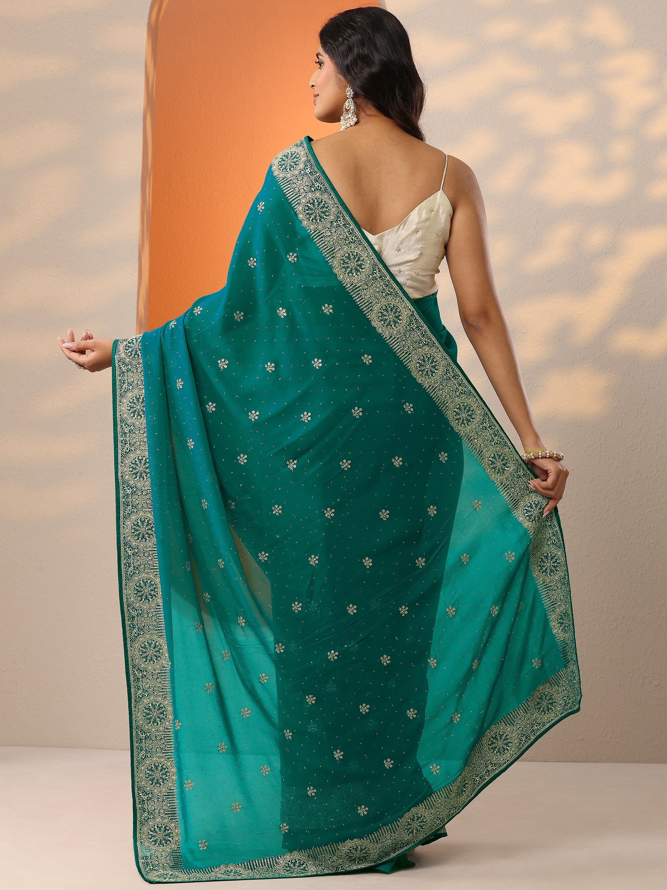 Green Embroidered Georgette Saree With Unstitched Blouse Piece