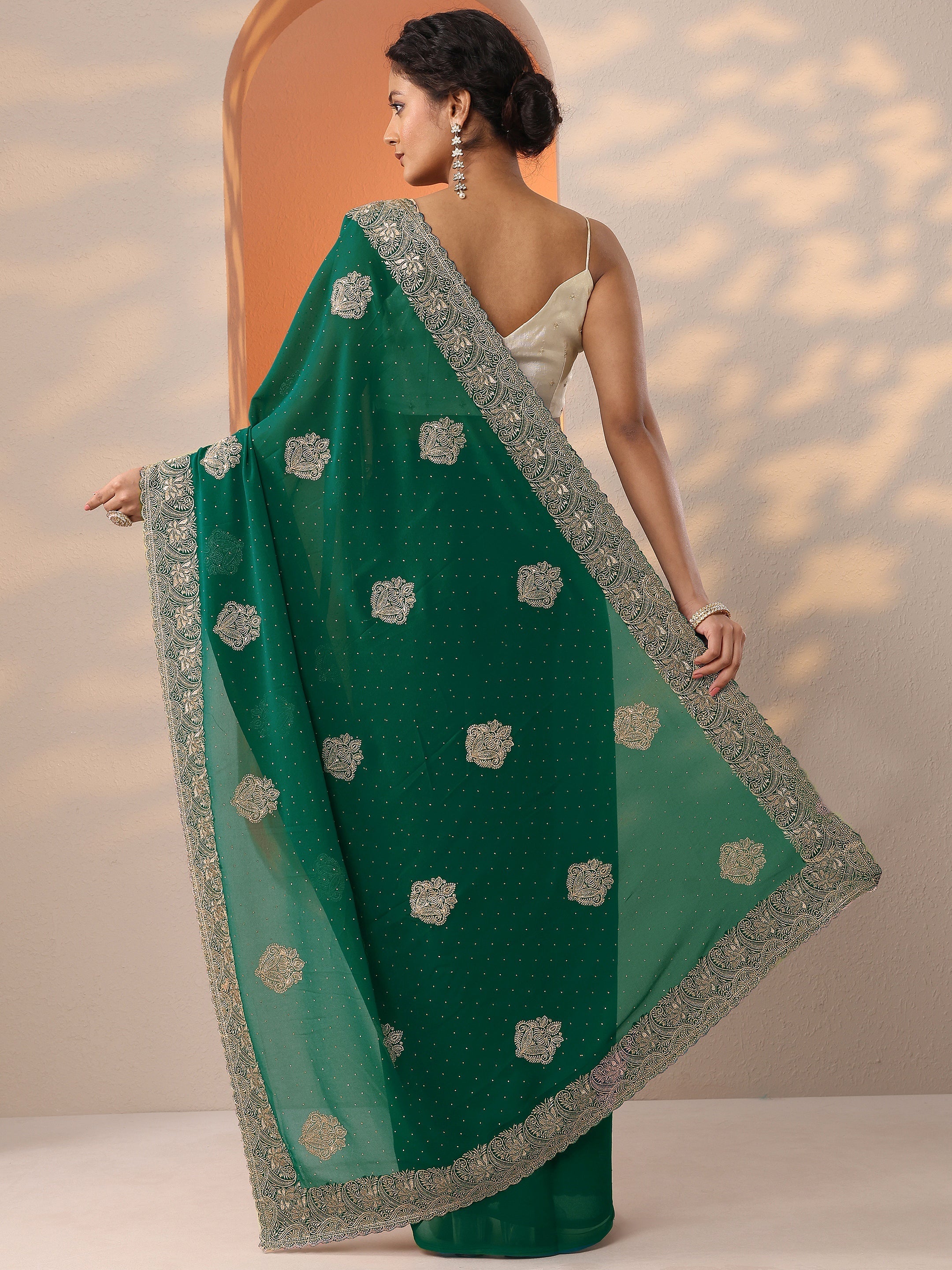 Green Embroidered Georgette Saree With Unstitched Blouse Piece