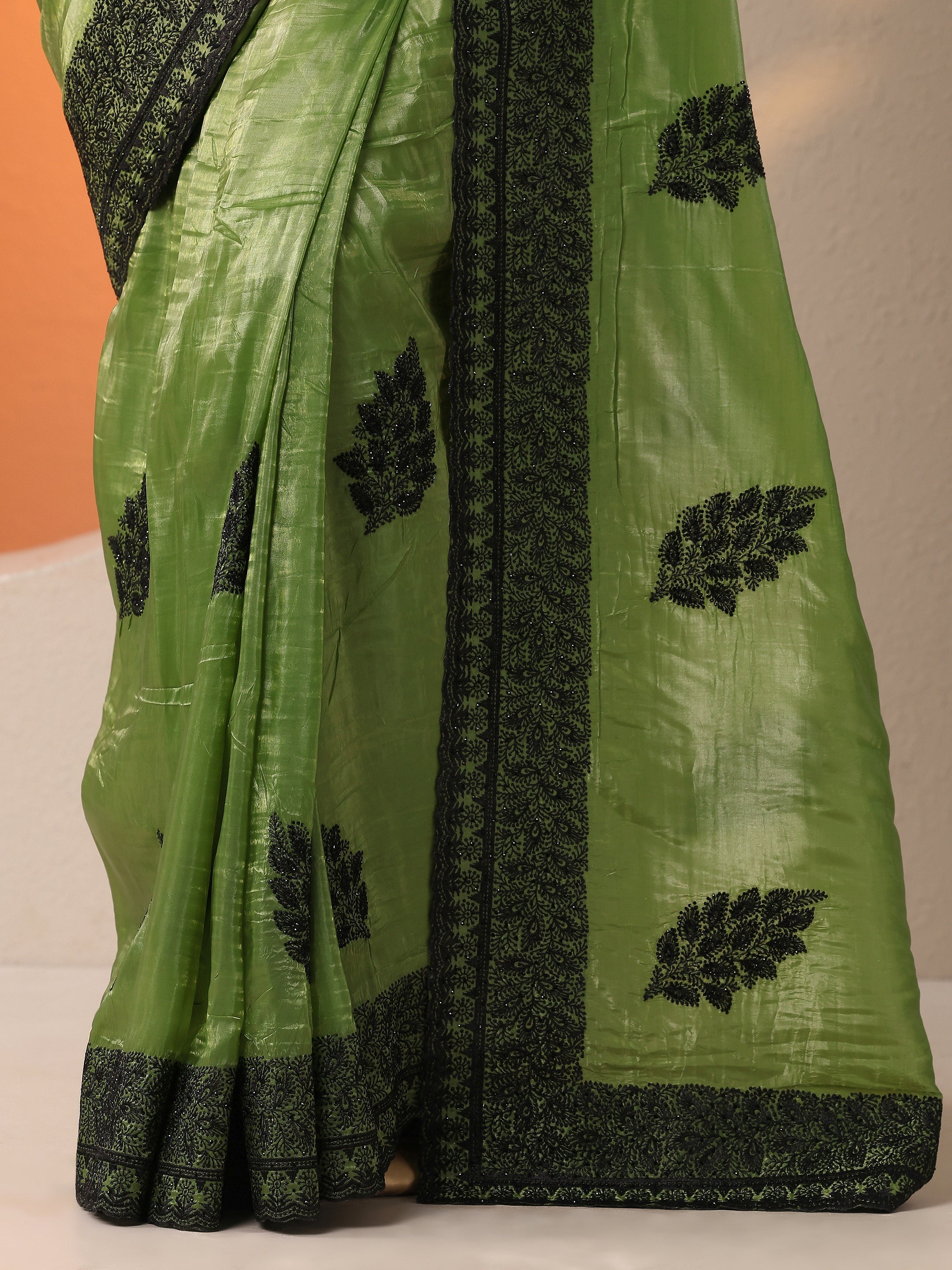 Green Embellished Organza Saree With Unstitched Blouse Piece