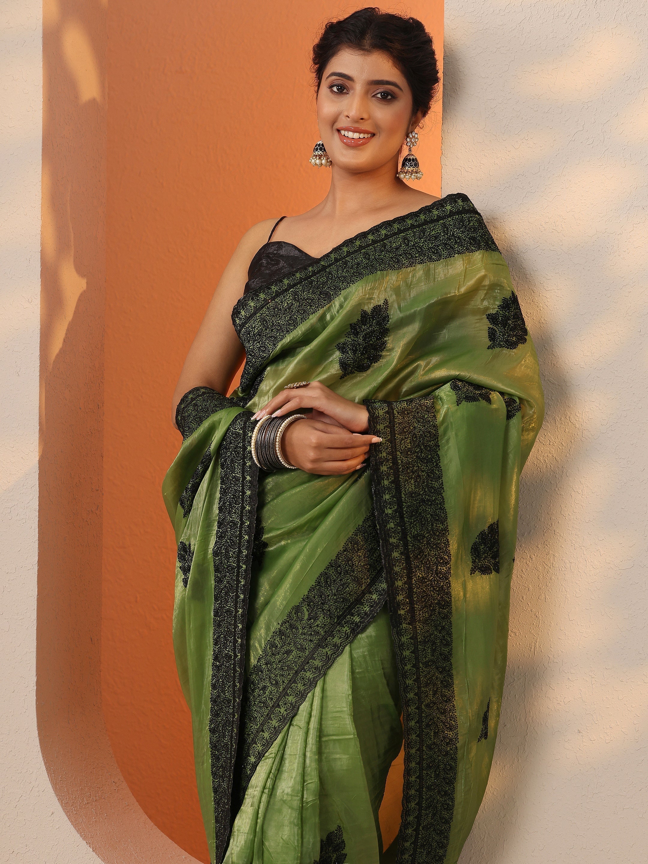 Green Embellished Organza Saree With Unstitched Blouse Piece