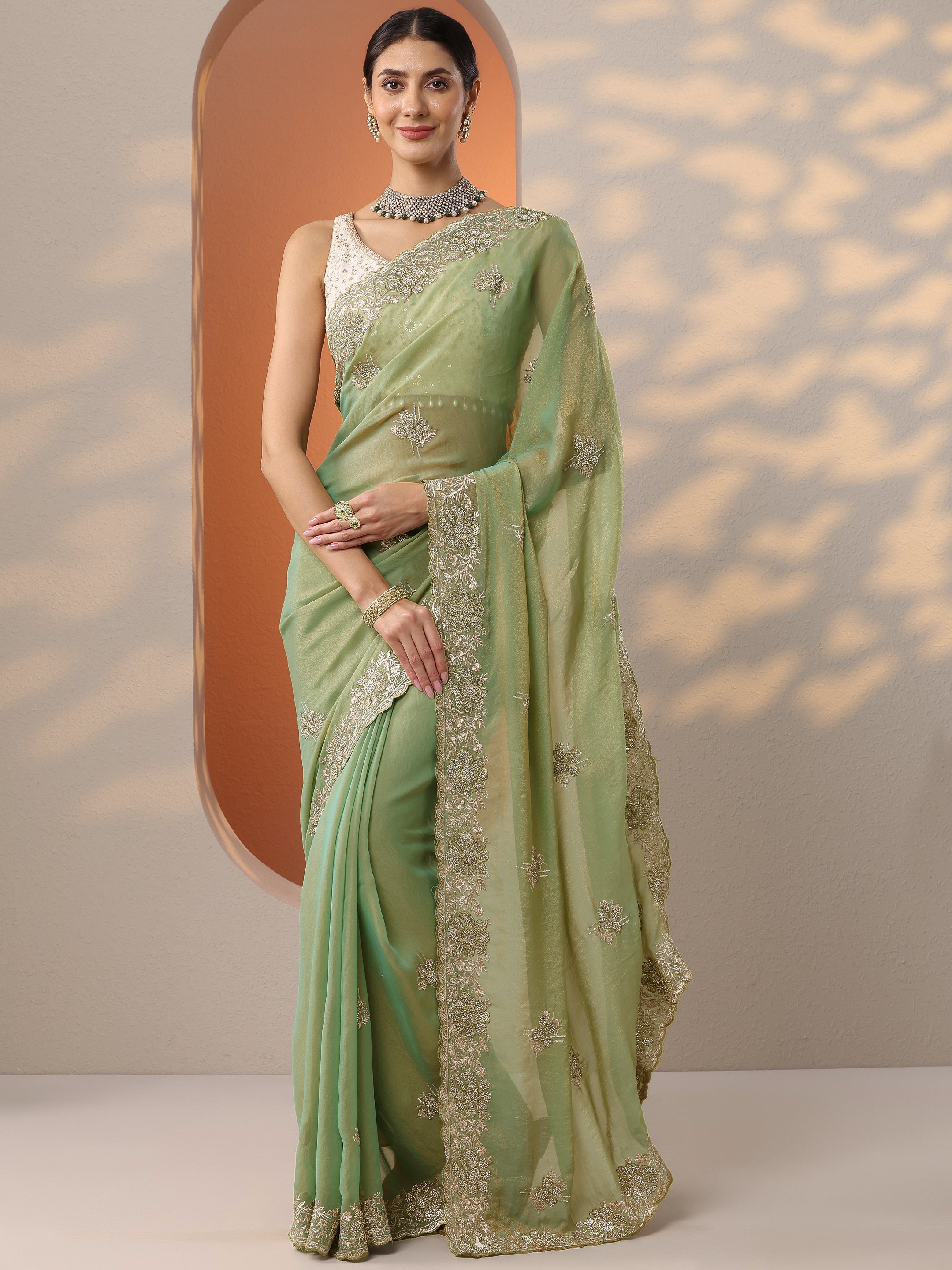 Green Embellished Organza Saree With Unstitched Blouse Piece