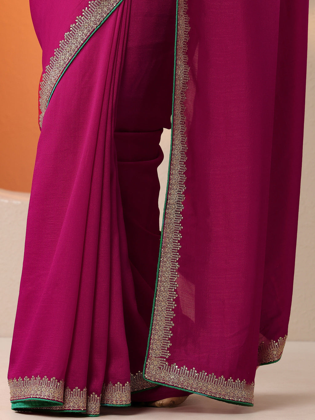 Pink Solid Silk Blend Saree With Unstitched Blouse Piece