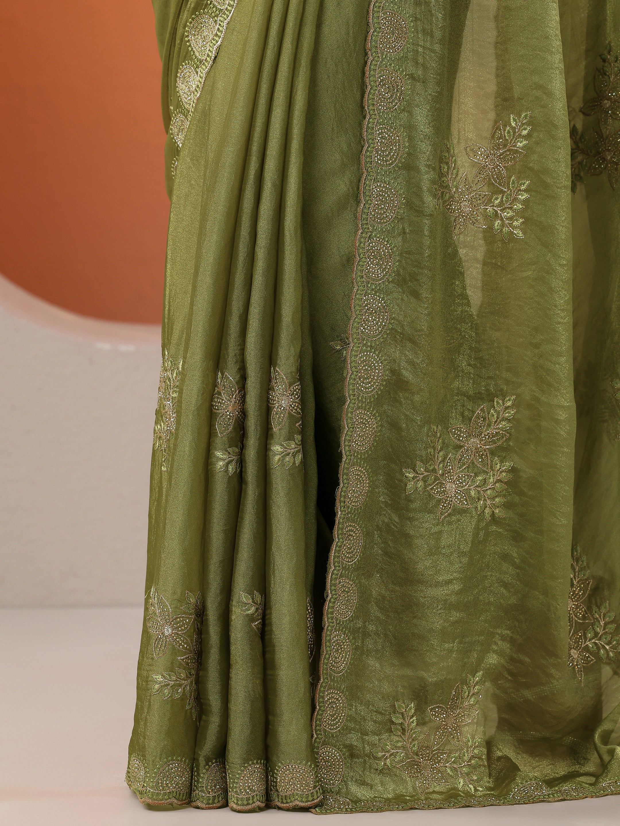 Green Embroidered Organza Saree With Unstitched Blouse Piece