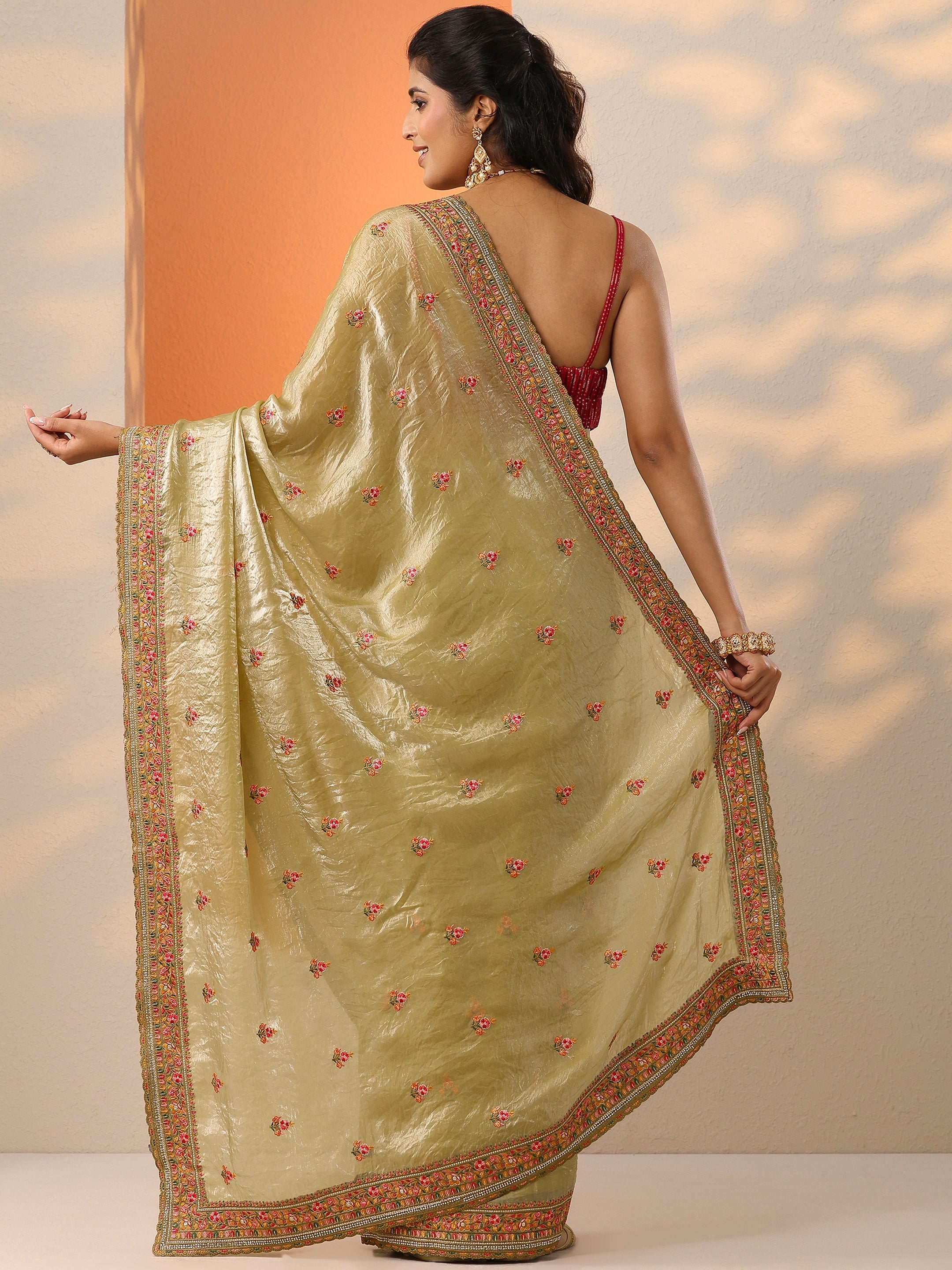 Green Embroidered Banarasi Organza Saree With Unstitched Blouse Piece