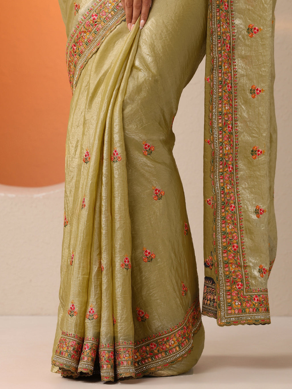 Green Embroidered Banarasi Organza Saree With Unstitched Blouse Piece