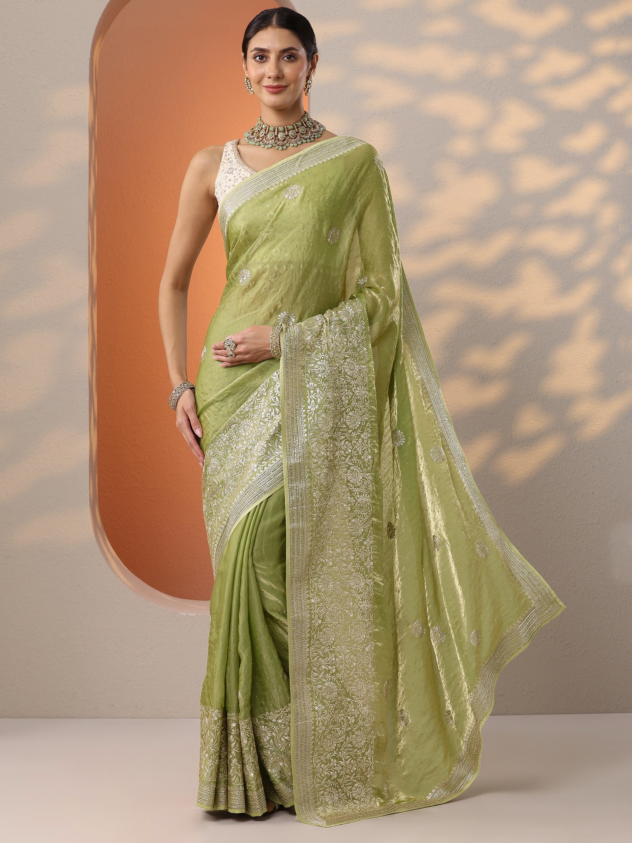 Green Embellished Organza Saree With Unstitched Blouse Piece