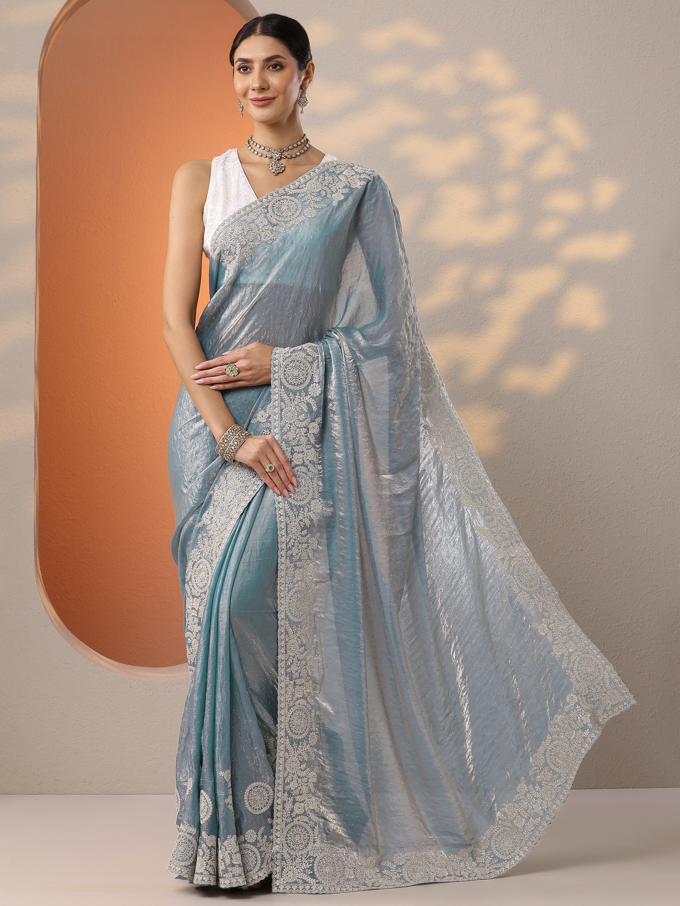 Blue Embellished Organza Saree With Unstitched Blouse Piece
