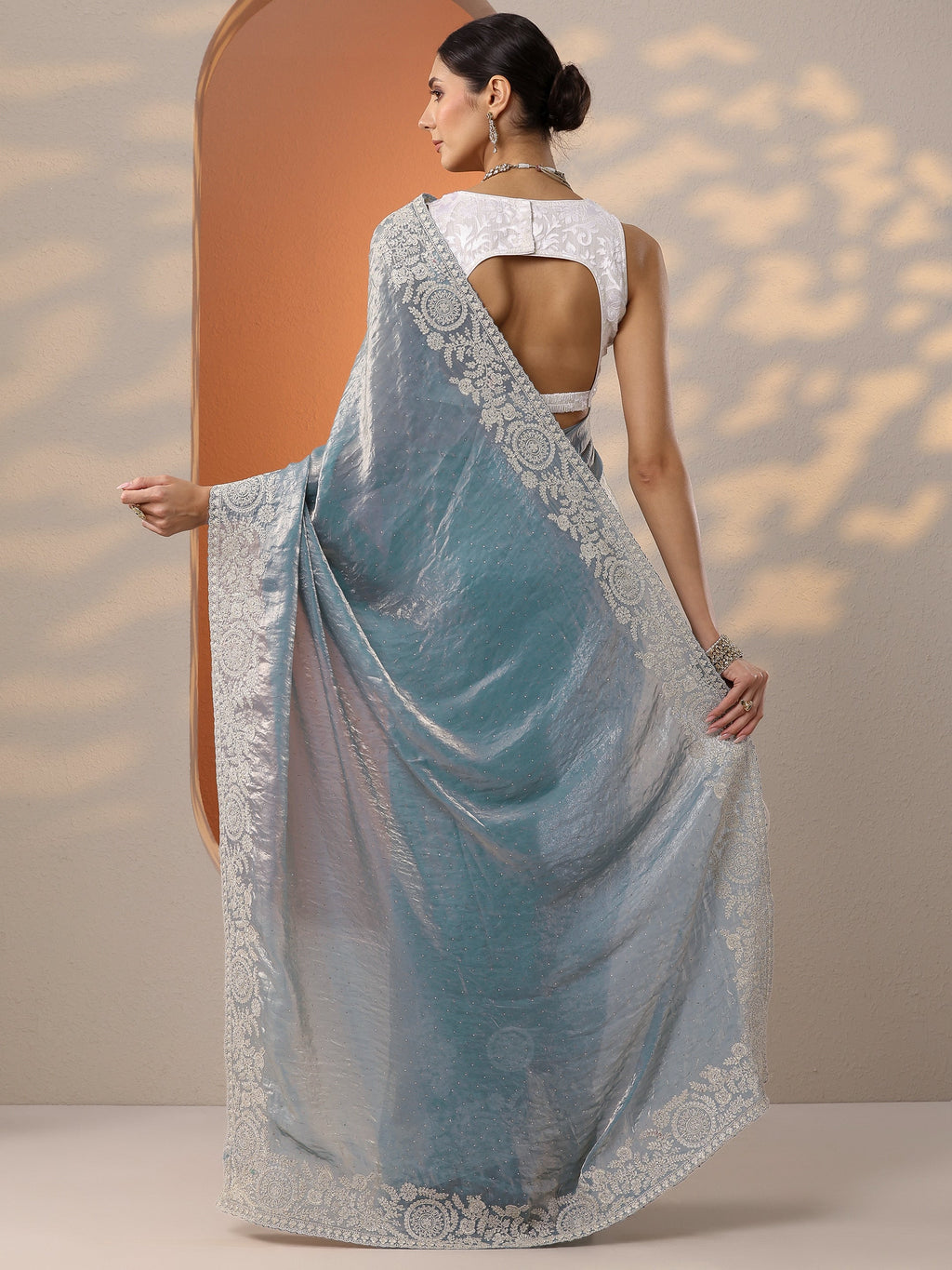 Blue Embellished Organza Saree With Unstitched Blouse Piece