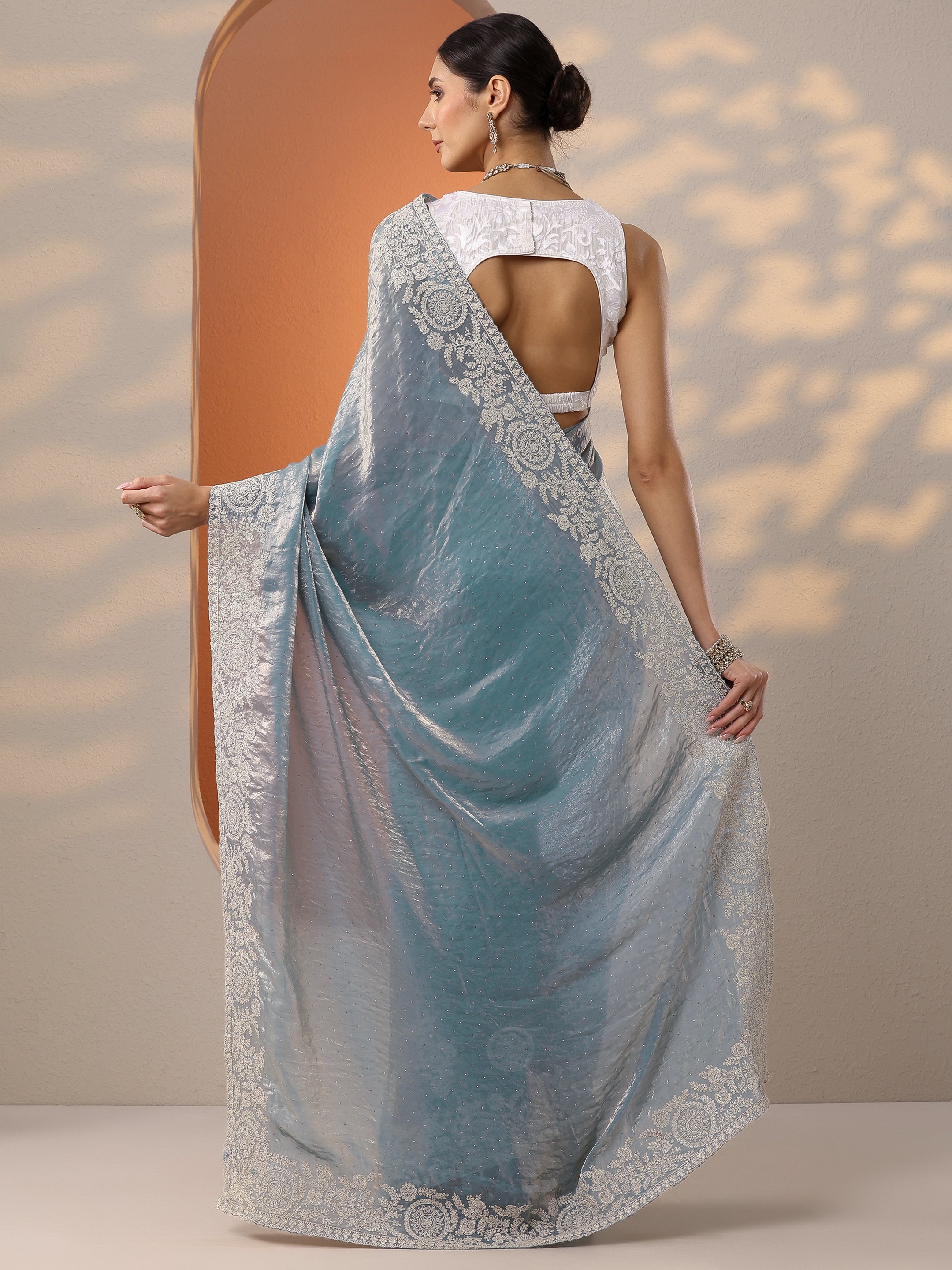 Blue Embellished Organza Saree With Unstitched Blouse Piece