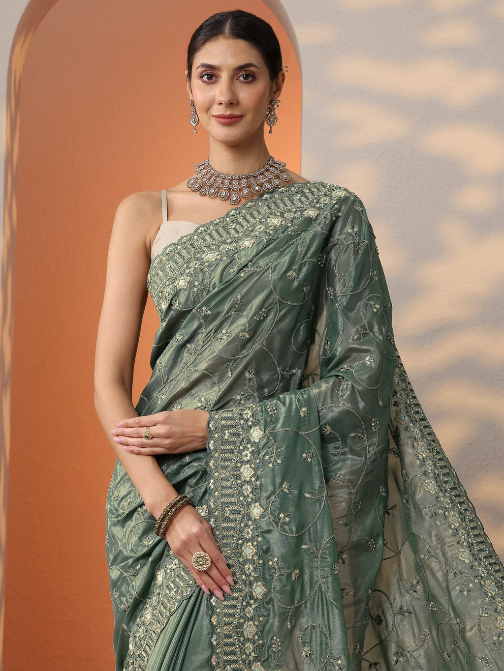 Green Embroidered Organza Saree With Unstitched Blouse Piece