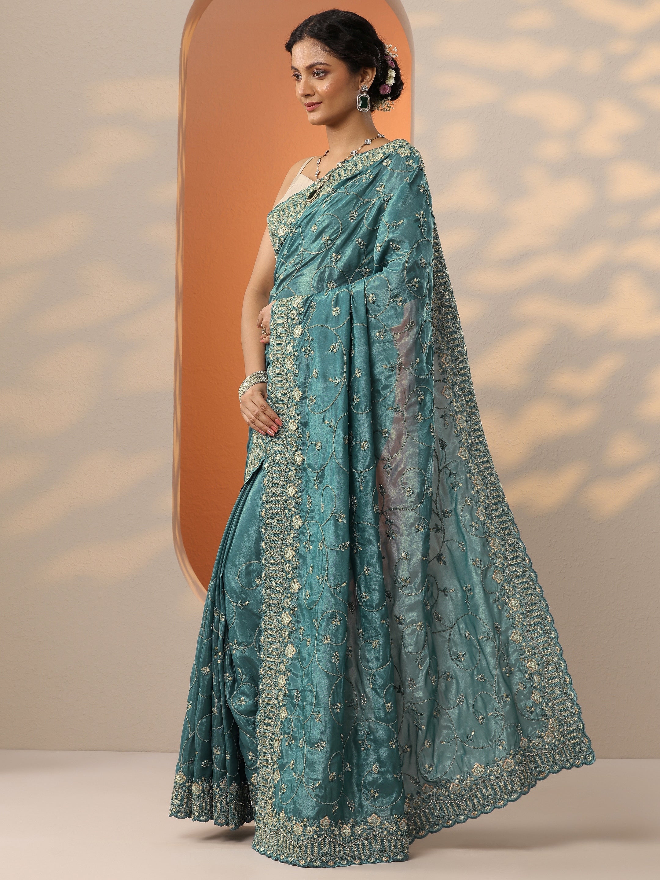 Blue Embroidered Organza Saree With Unstitched Blouse Piece
