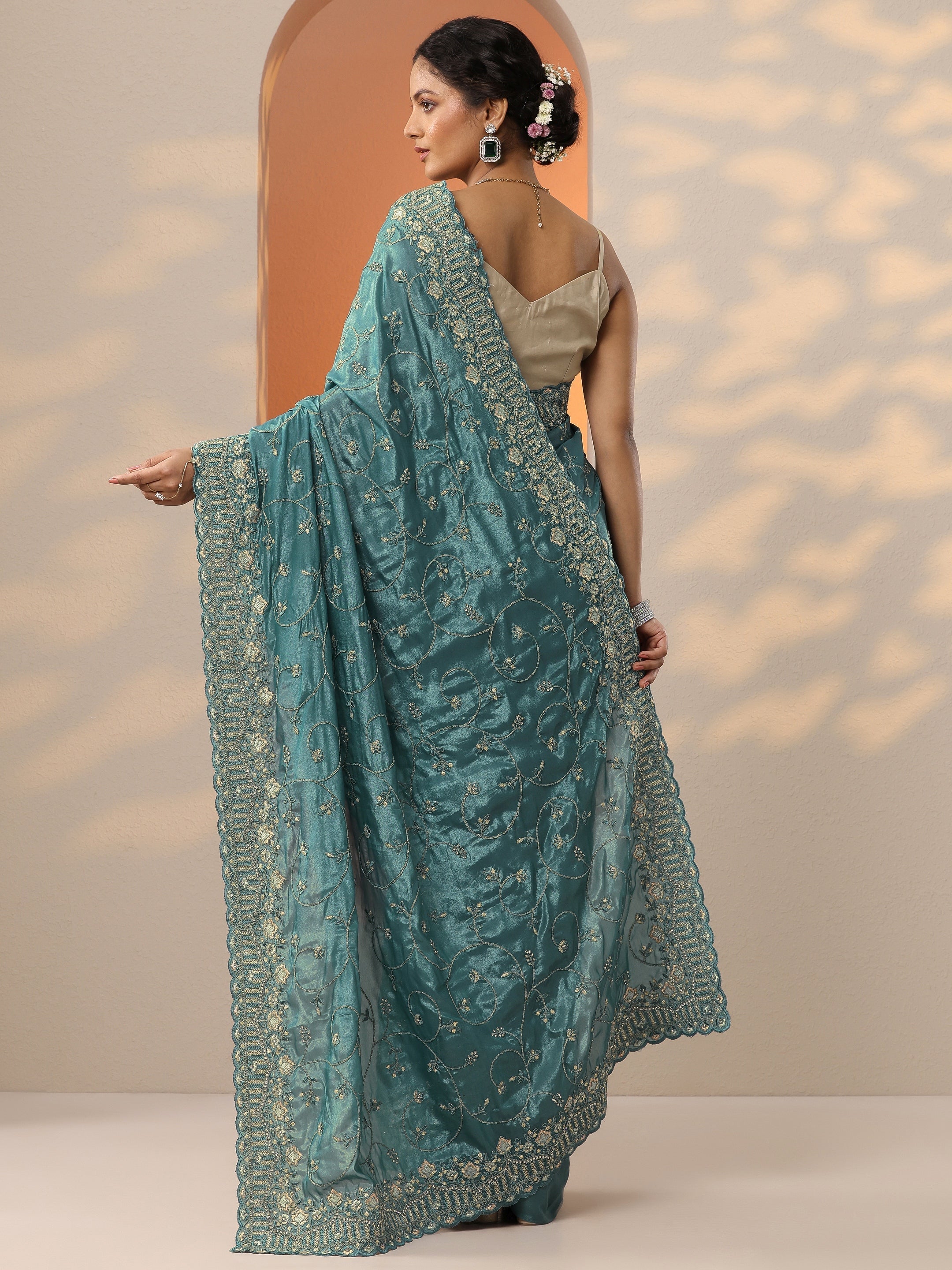 Blue Embroidered Organza Saree With Unstitched Blouse Piece