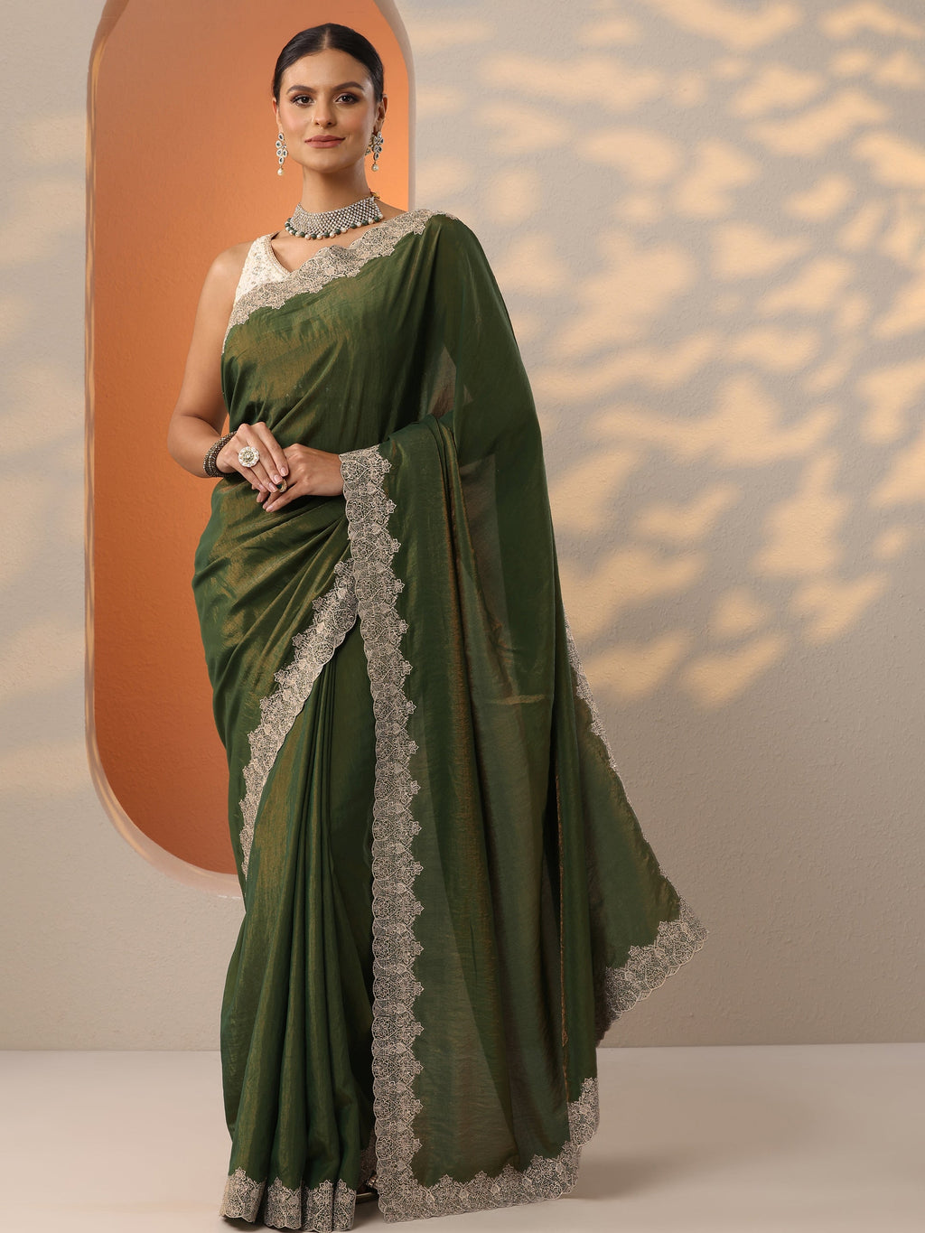 Green Solid Organza Saree With Unstitched Blouse Piece