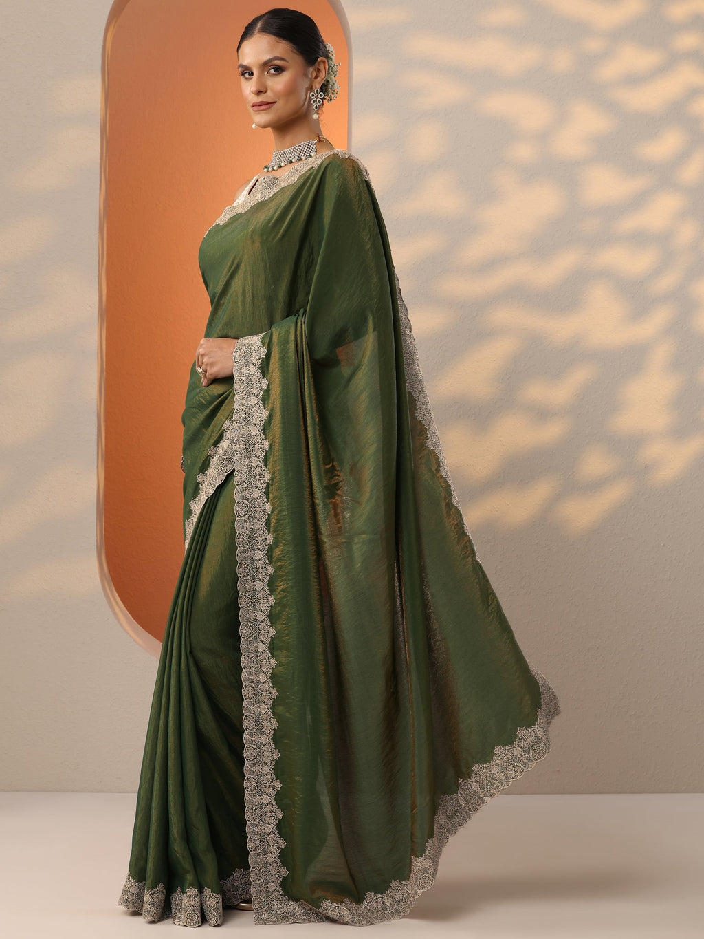 Green Solid Organza Saree With Unstitched Blouse Piece