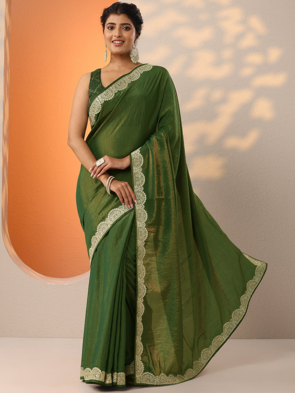 Green Solid Organza Saree With Unstitched Blouse Piece