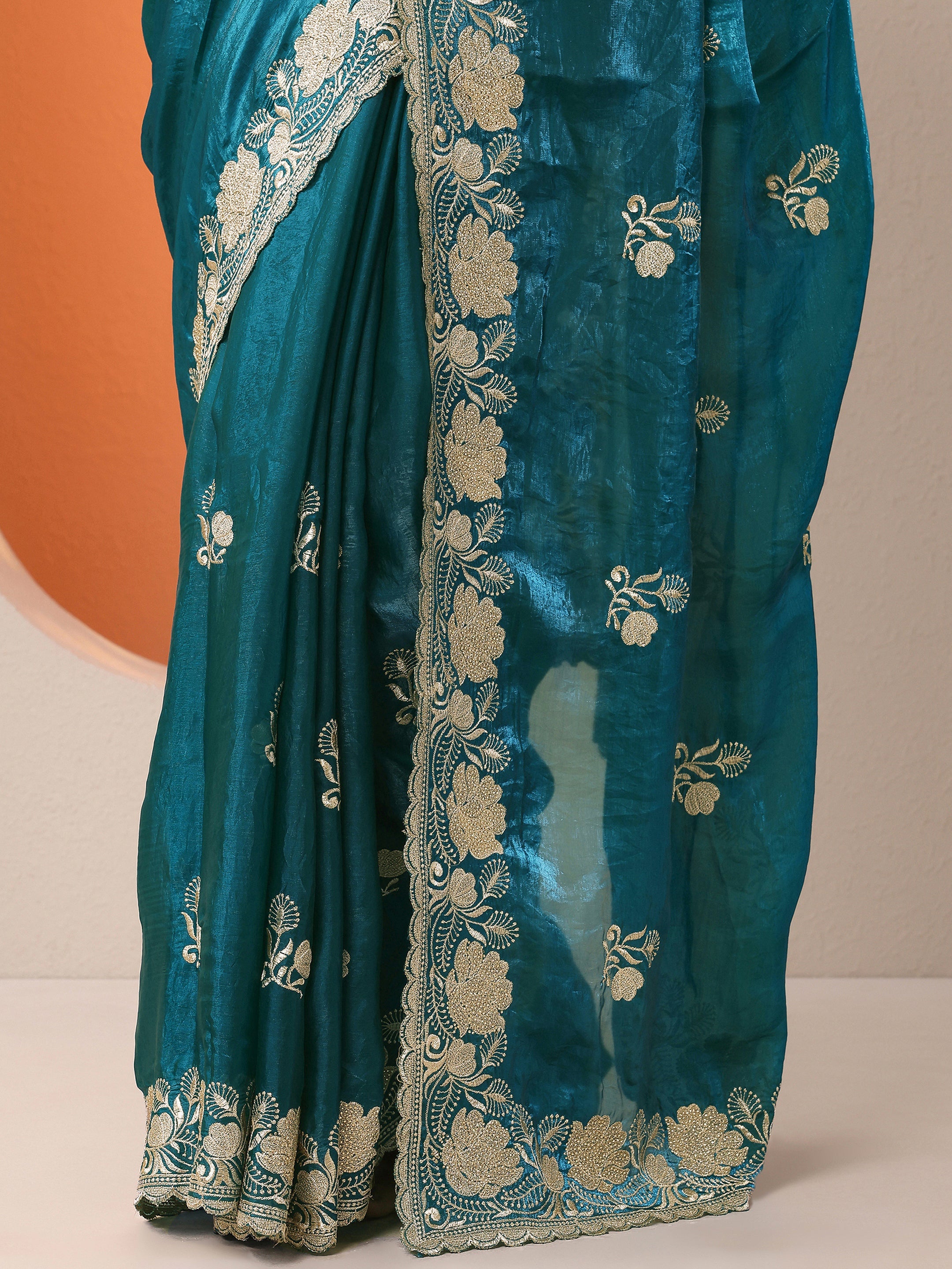 Green Embroidered Organza Saree With Unstitched Blouse Piece
