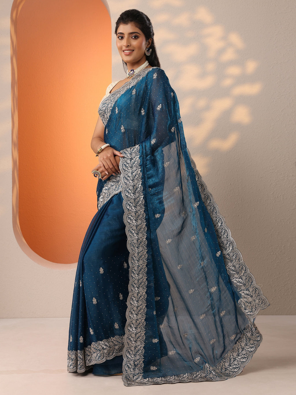 Blue Embellished Silk Blend Saree With Unstitched Blouse Piece