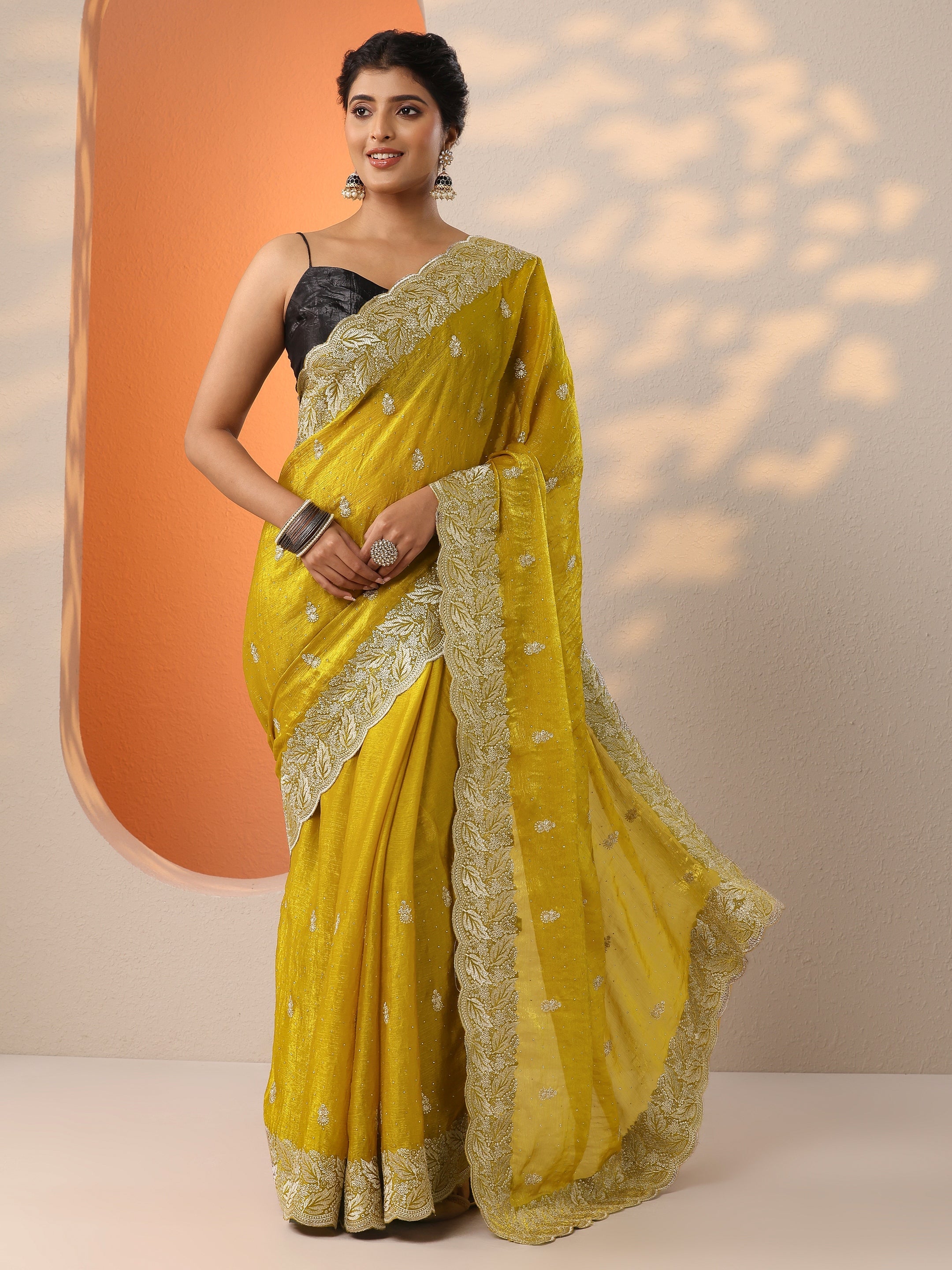 Mustard Embroidered Silk Blend Saree With Unstitched Blouse Piece