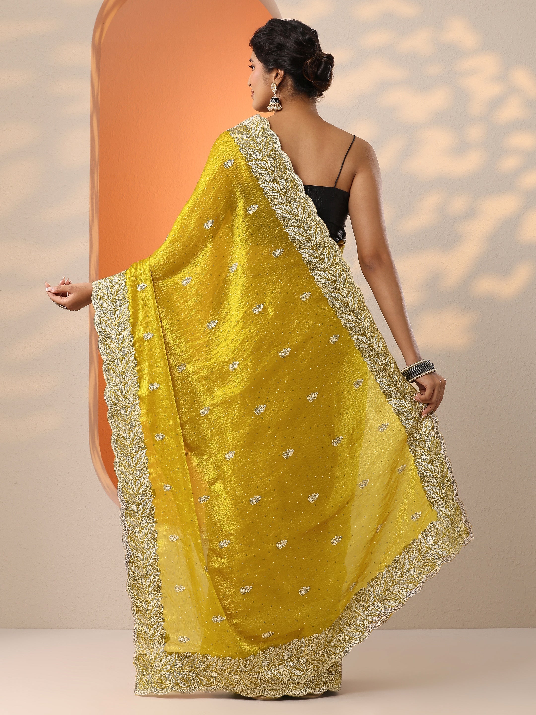 Mustard Embroidered Silk Blend Saree With Unstitched Blouse Piece