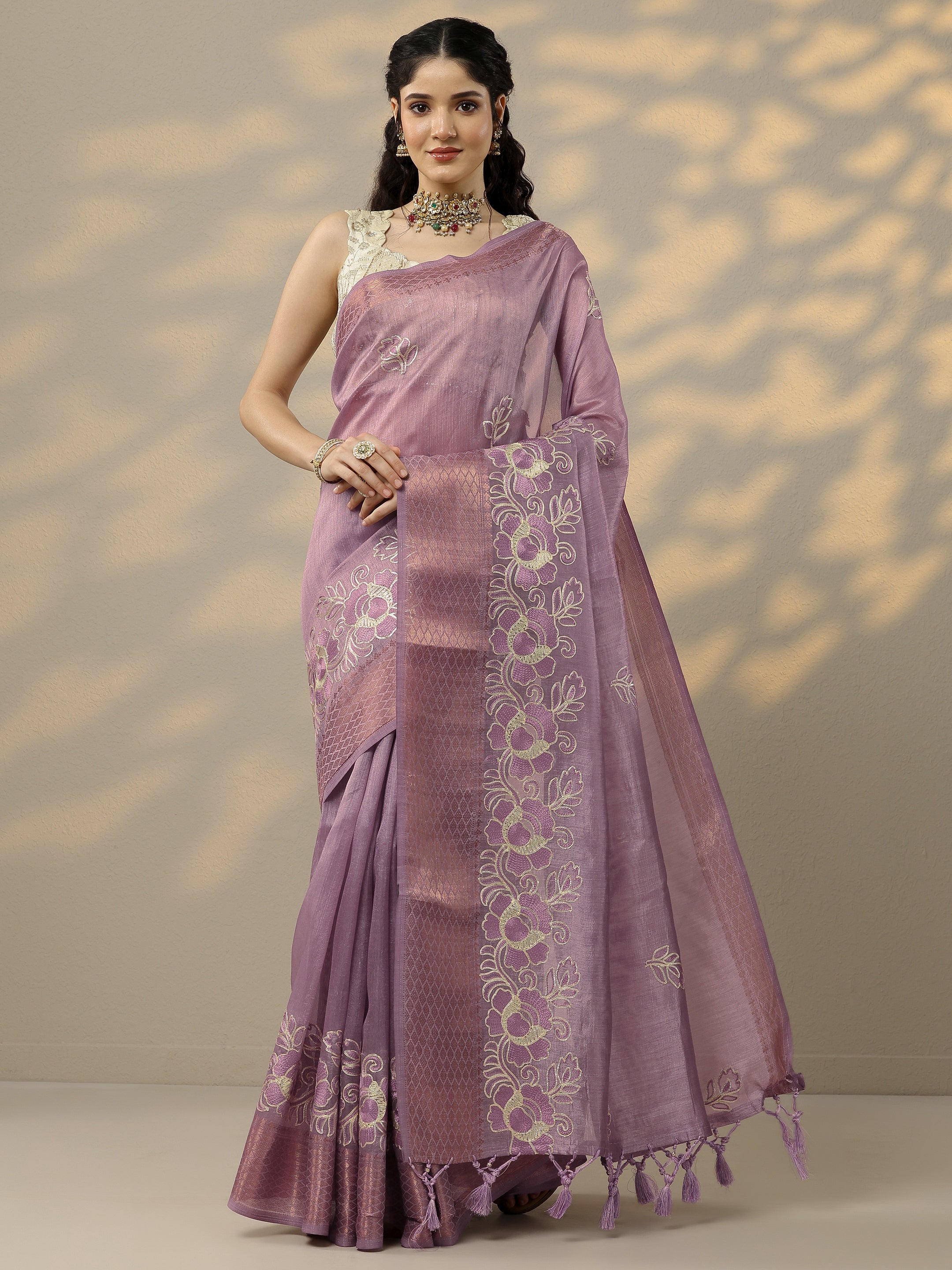 Lavender Embroidered Silk Blend Saree With Unstitched Blouse Piece