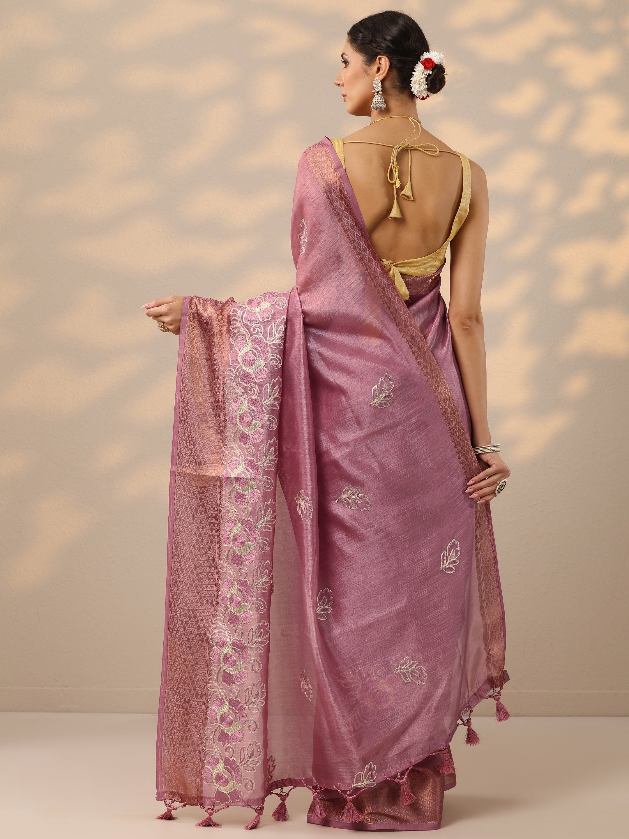 Pink Embroidered Silk Blend Saree With Unstitched Blouse Piece