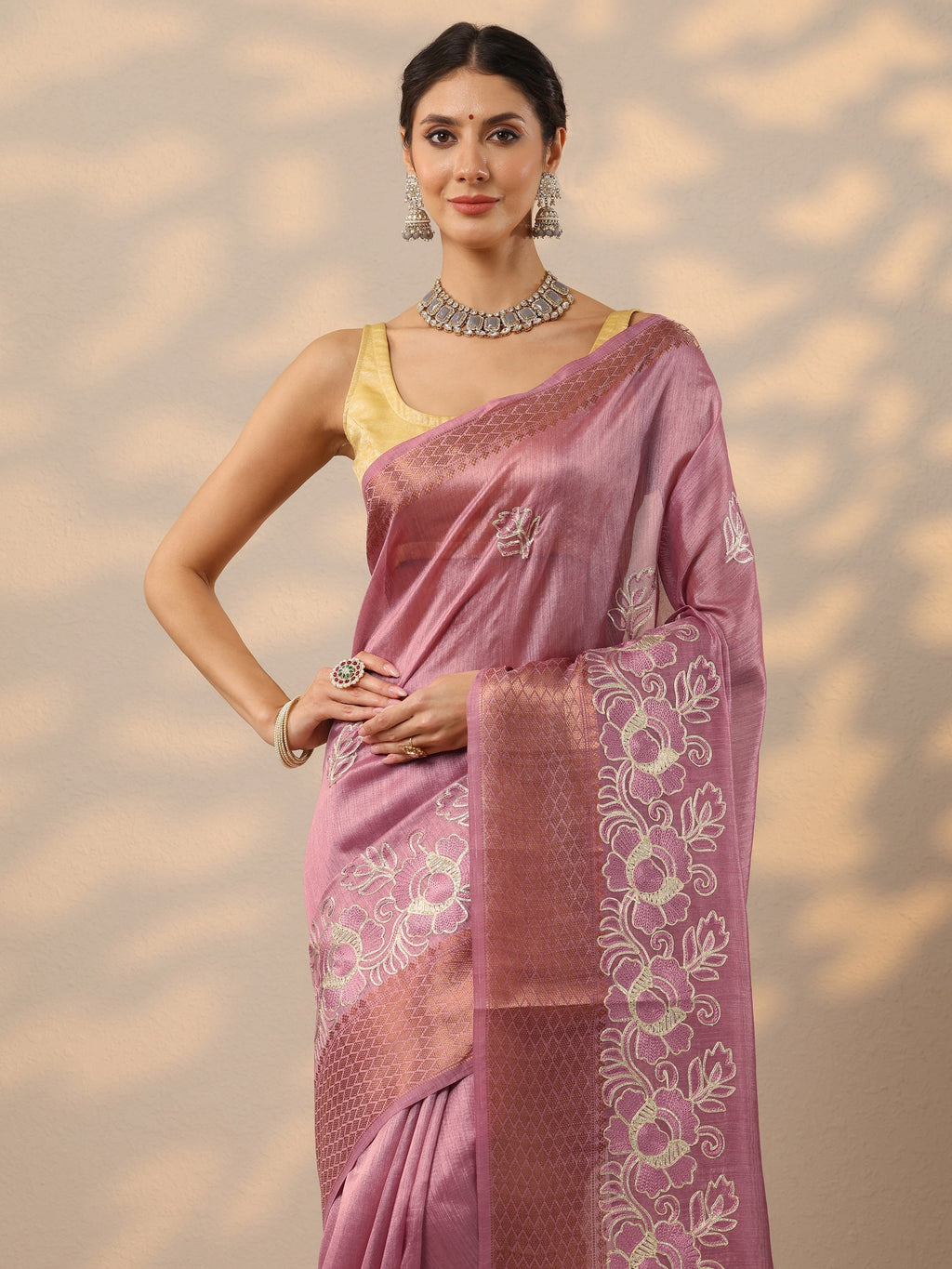Pink Embroidered Silk Blend Saree With Unstitched Blouse Piece
