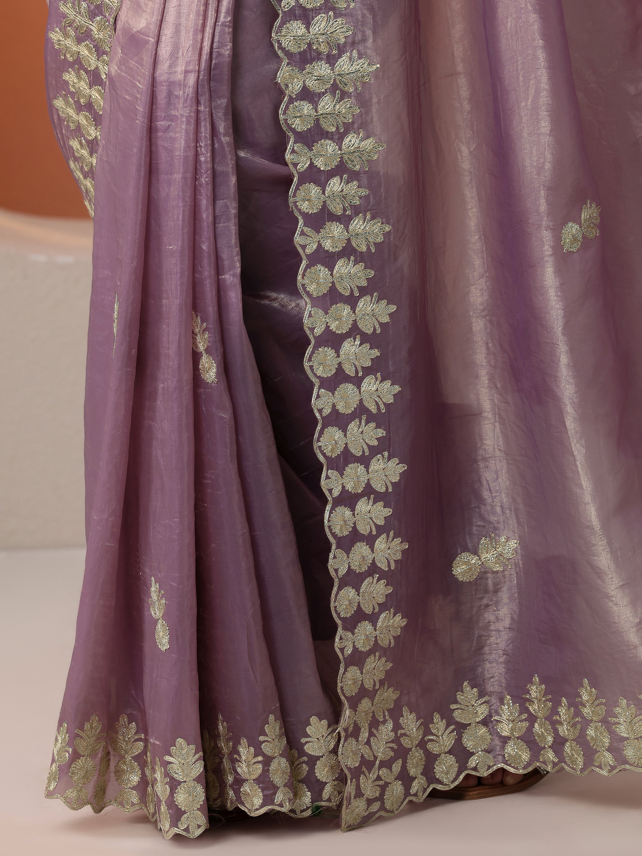Lavender Embroidered Organza Saree With Unstitched Blouse Piece