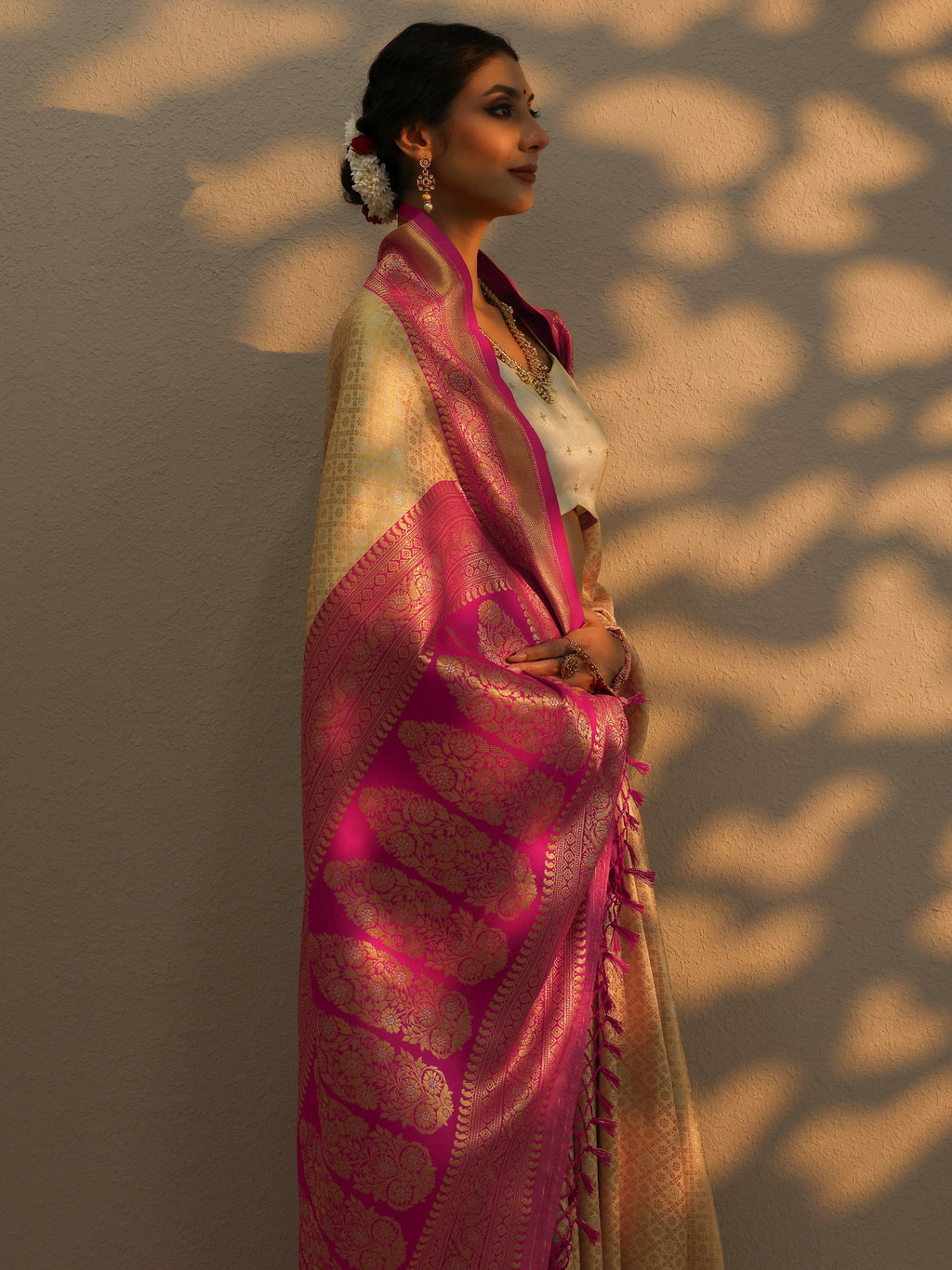 Beige Woven Design Banarasi Silk Blend Saree With Unstitched Blouse Piece