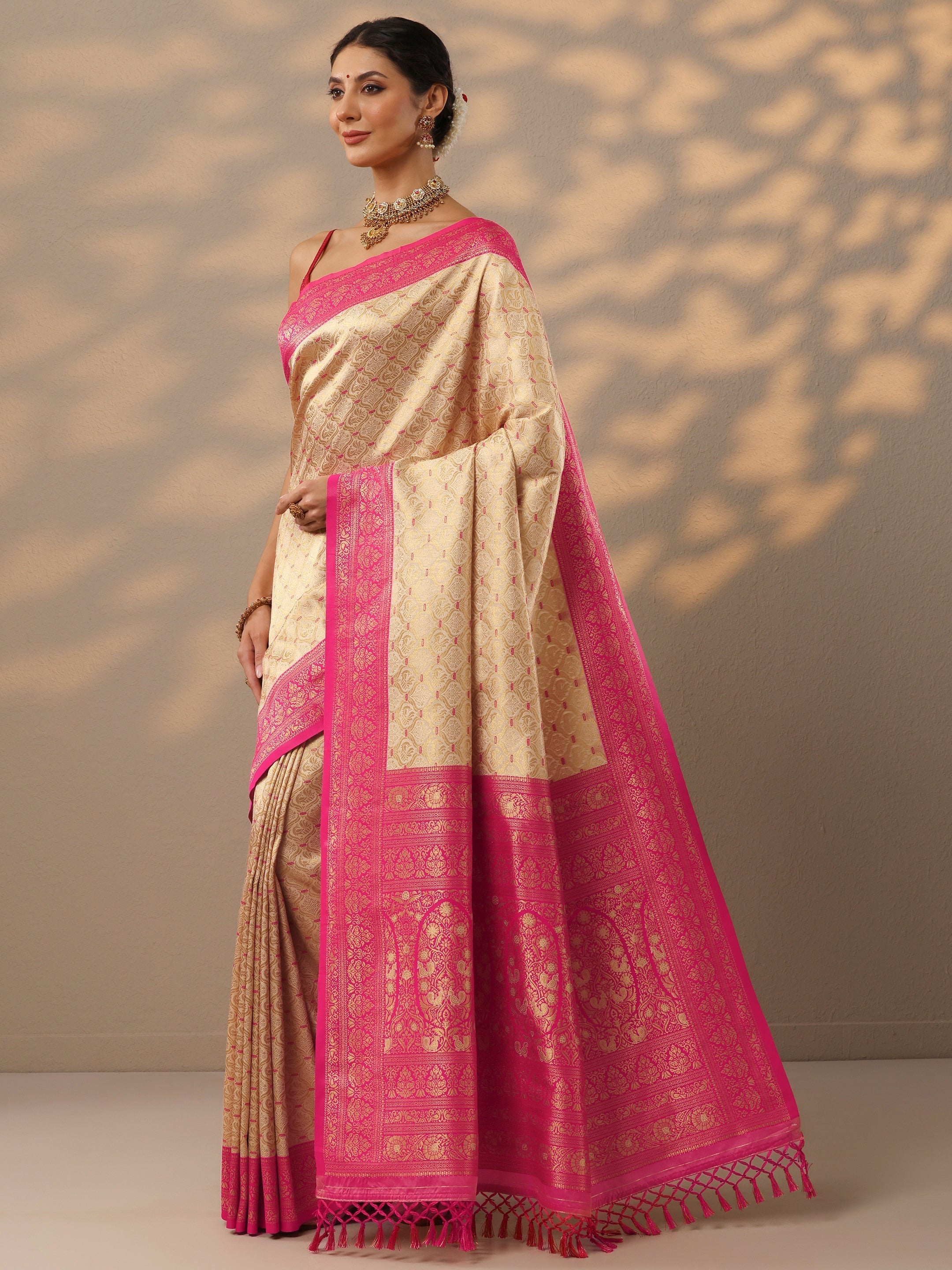 Off White Woven Design Banarasi Silk Blend Saree With Unstitched Blouse Piece