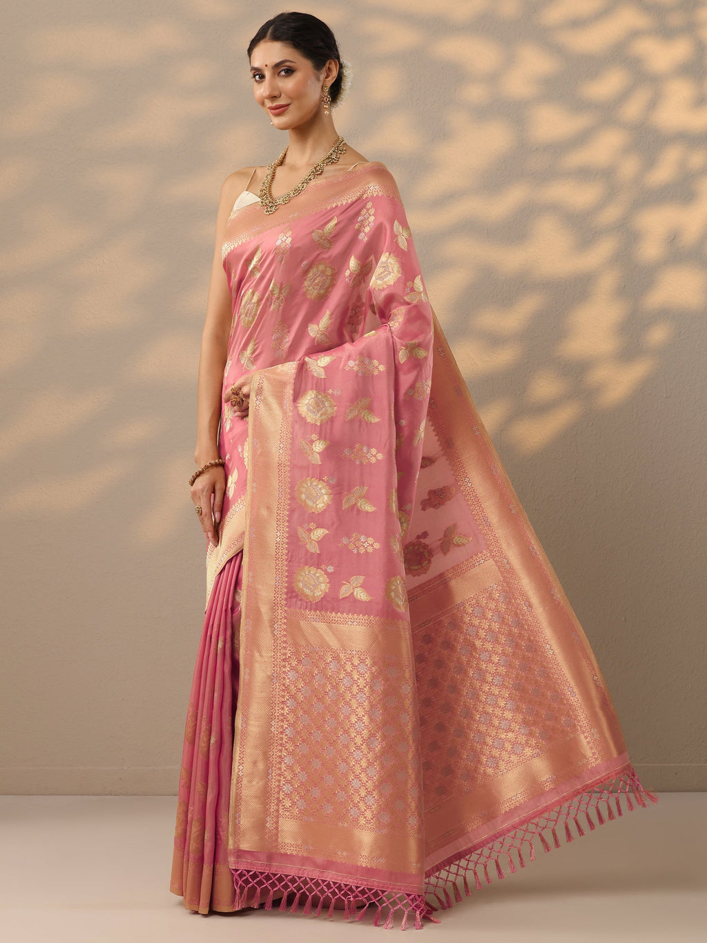 Peach Woven Design Banarasi Silk Blend Saree With Unstitched Blouse Piece