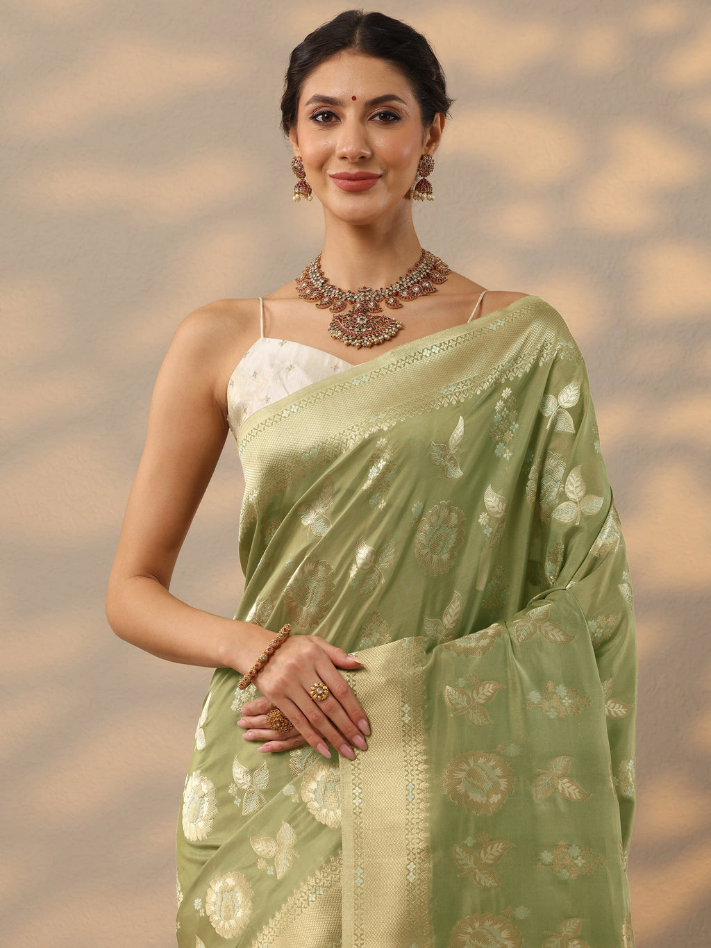 Green Woven Design Banarasi Silk Blend Saree With Unstitched Blouse Piece