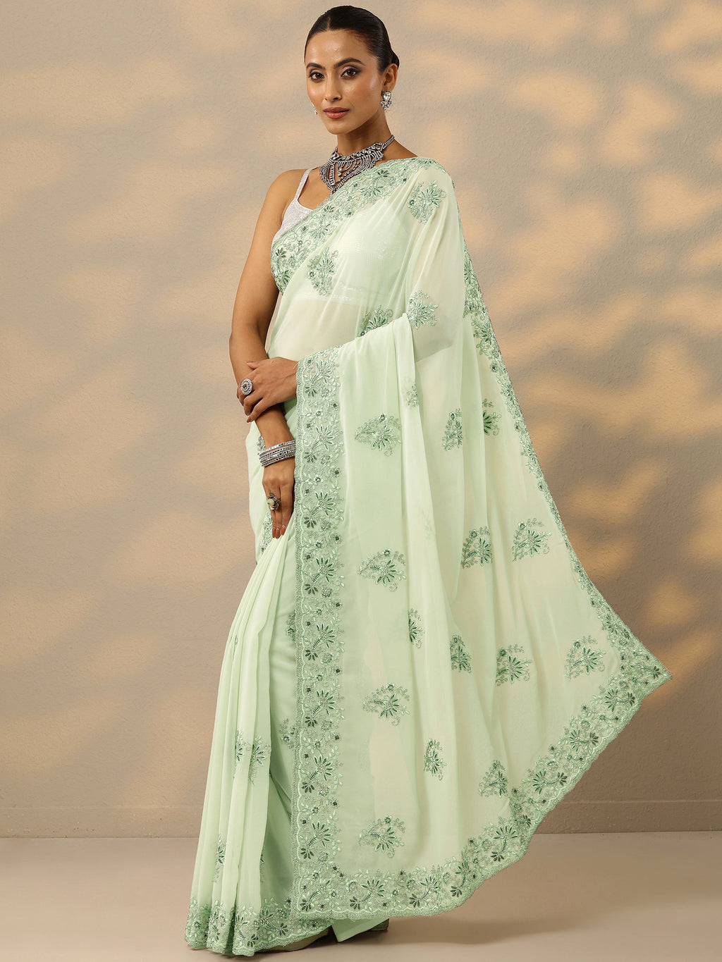 Green Embroidered Georgette Saree With Unstitched Blouse Piece