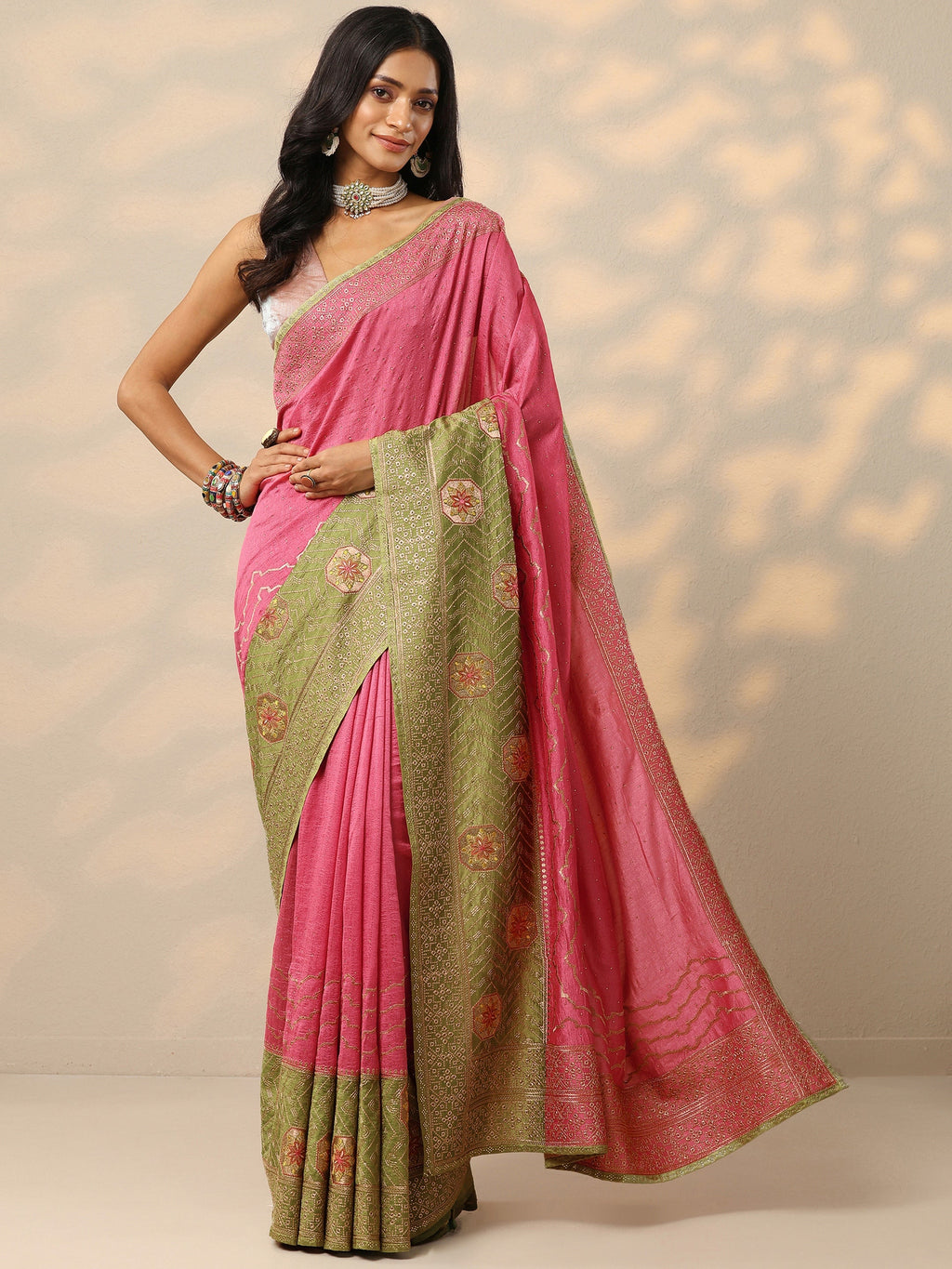Pink Embellished Silk Blend Saree With Unstitched Blouse Piece