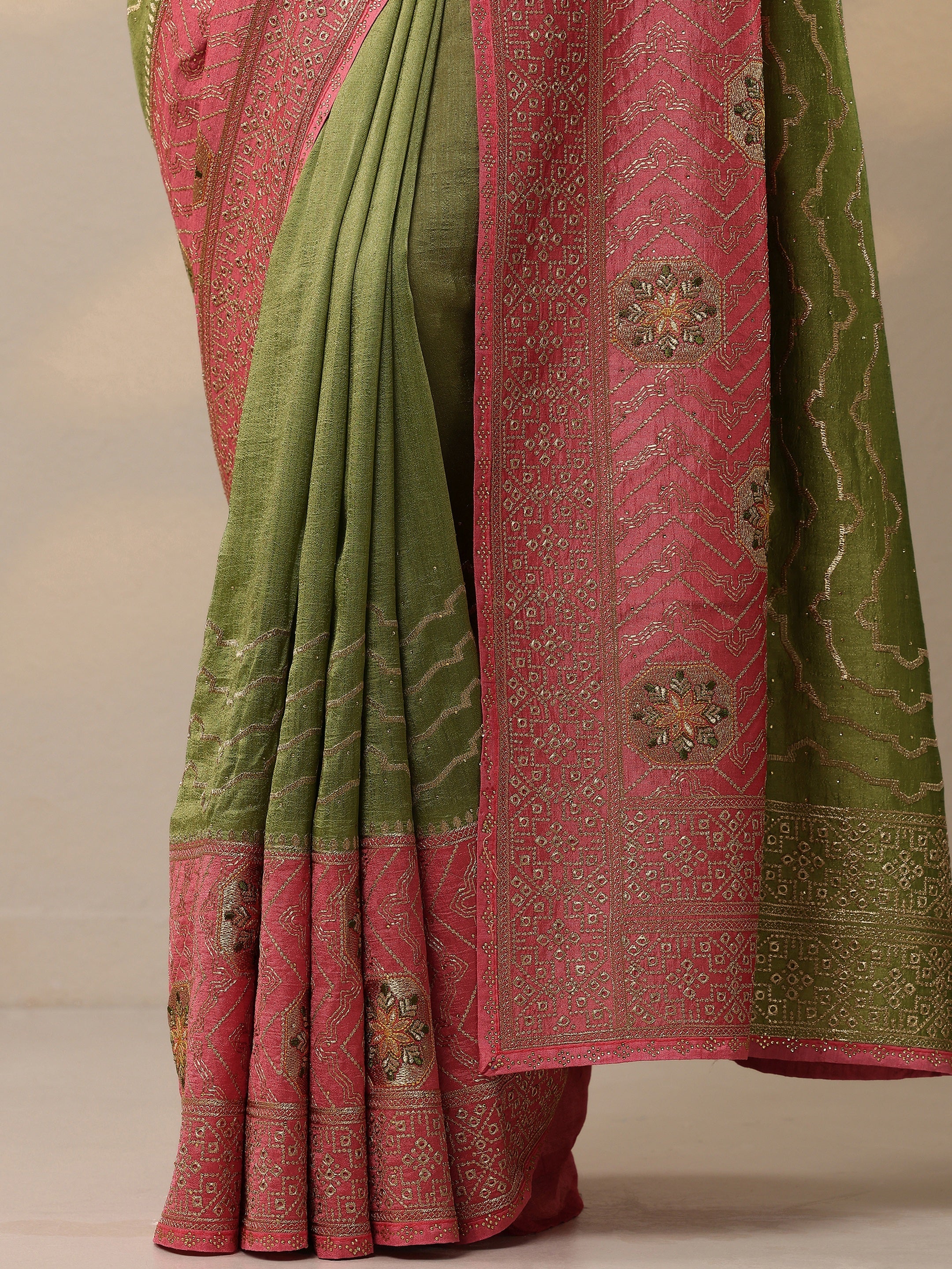 Green Embellished Silk Blend Sarees With Unstitched Blouse Piece