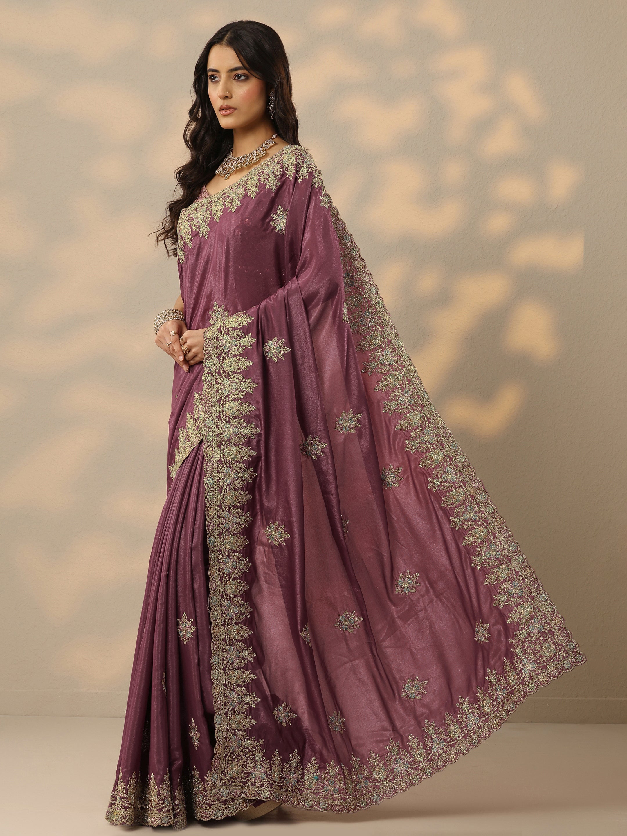 Mauve Embroidered Silk Blend Saree With Unstitched Blouse Piece