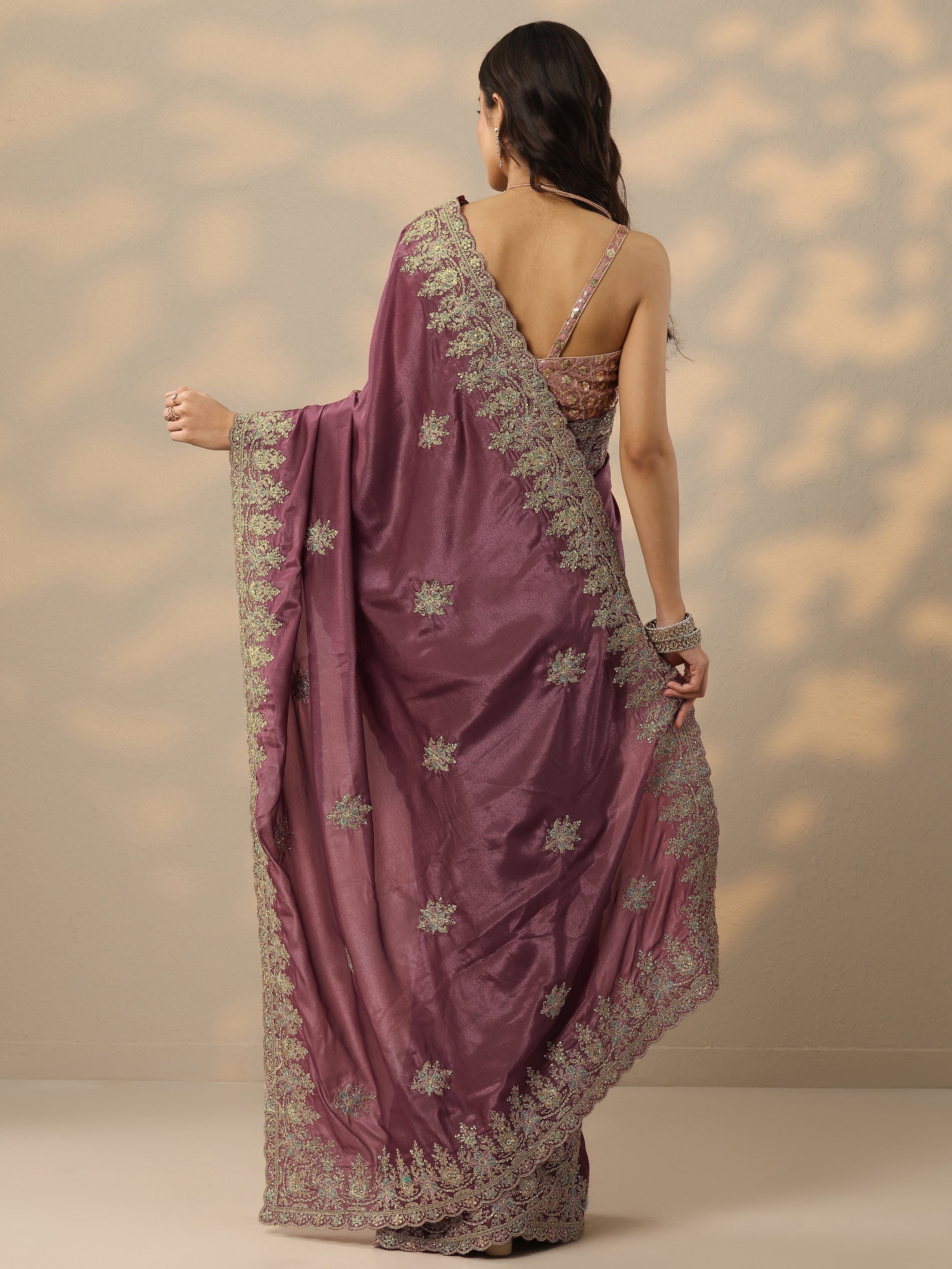 Mauve Embroidered Silk Blend Saree With Unstitched Blouse Piece