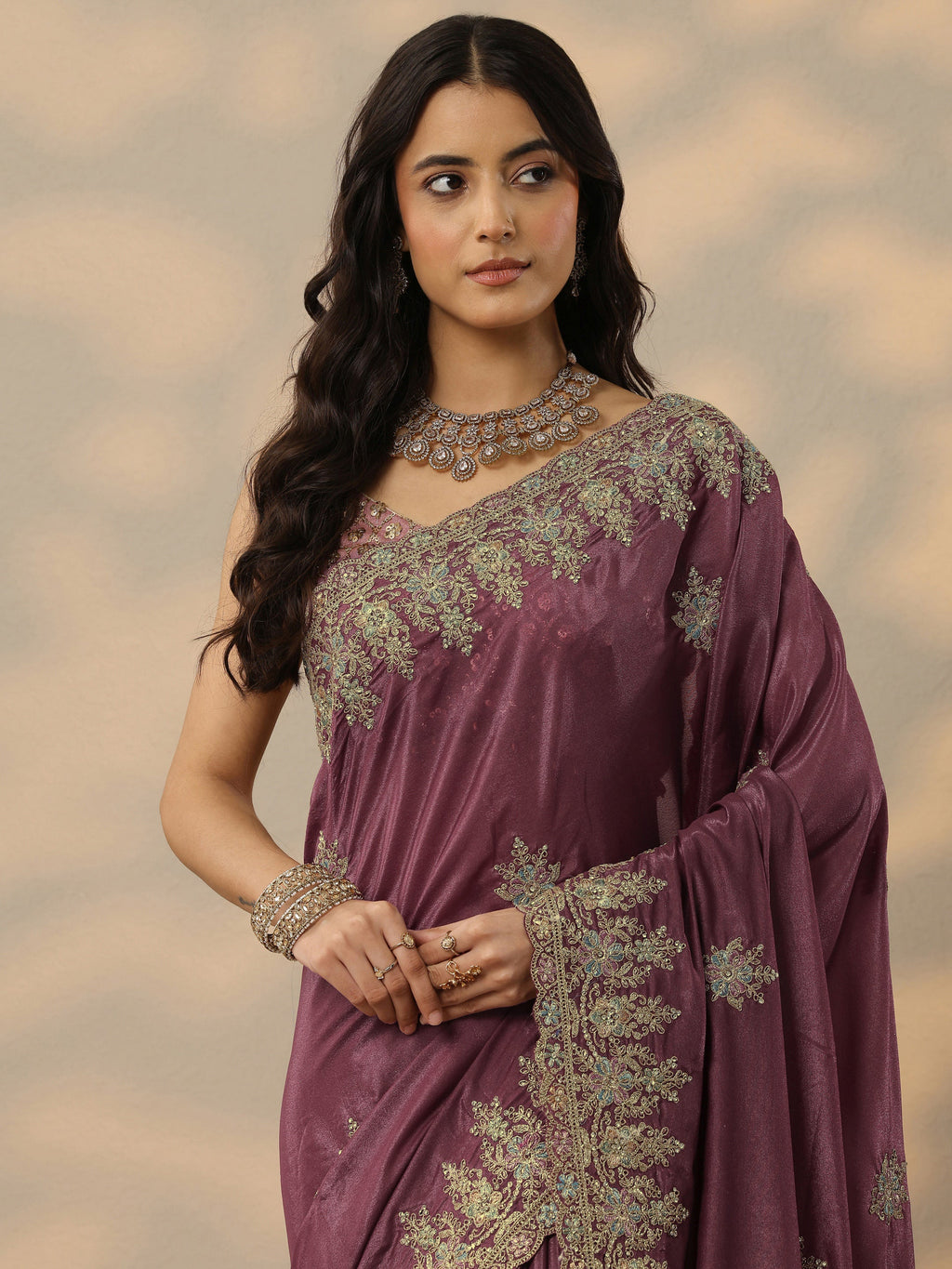 Mauve Embroidered Silk Blend Saree With Unstitched Blouse Piece