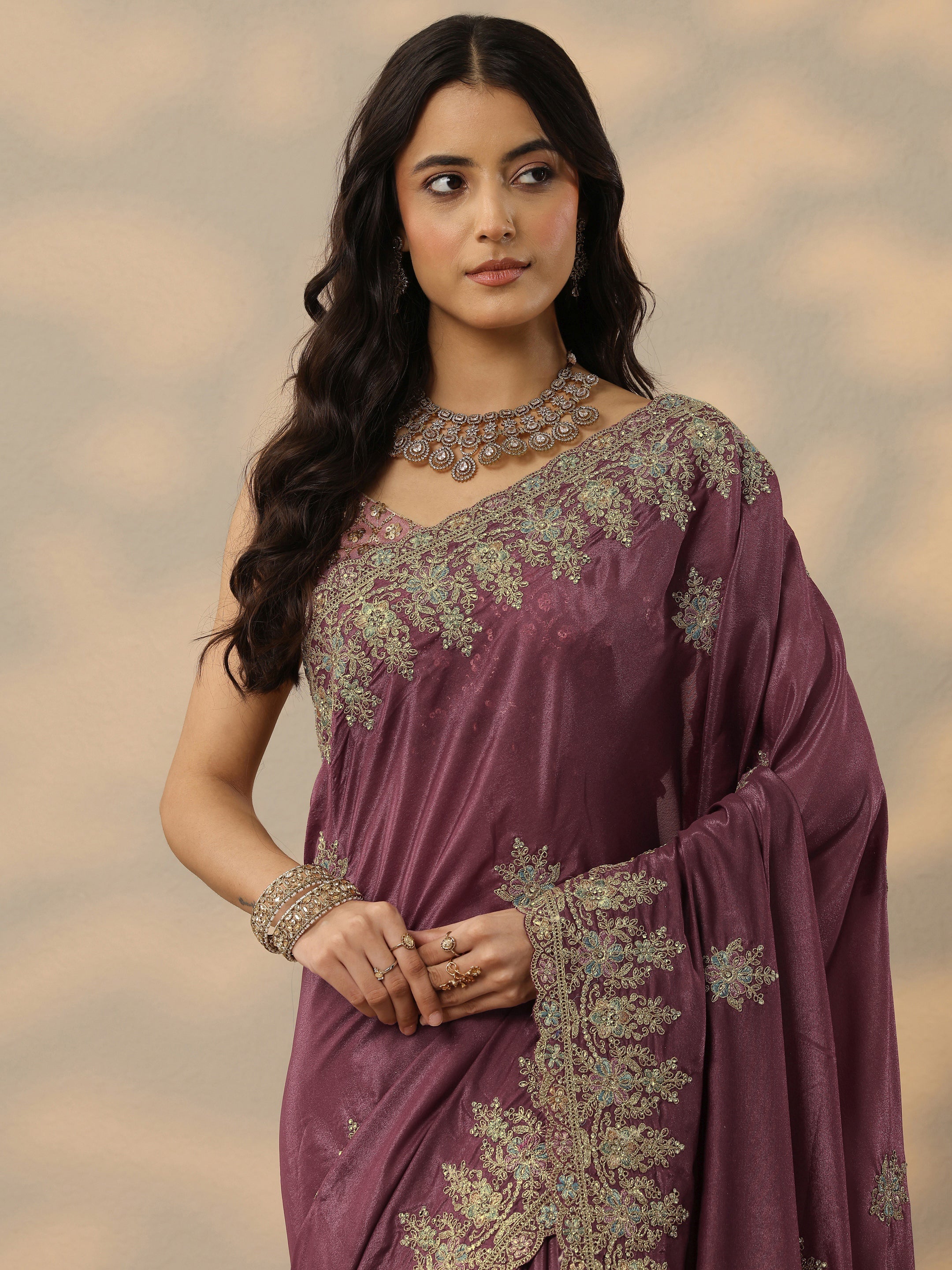 Mauve Embroidered Silk Blend Saree With Unstitched Blouse Piece