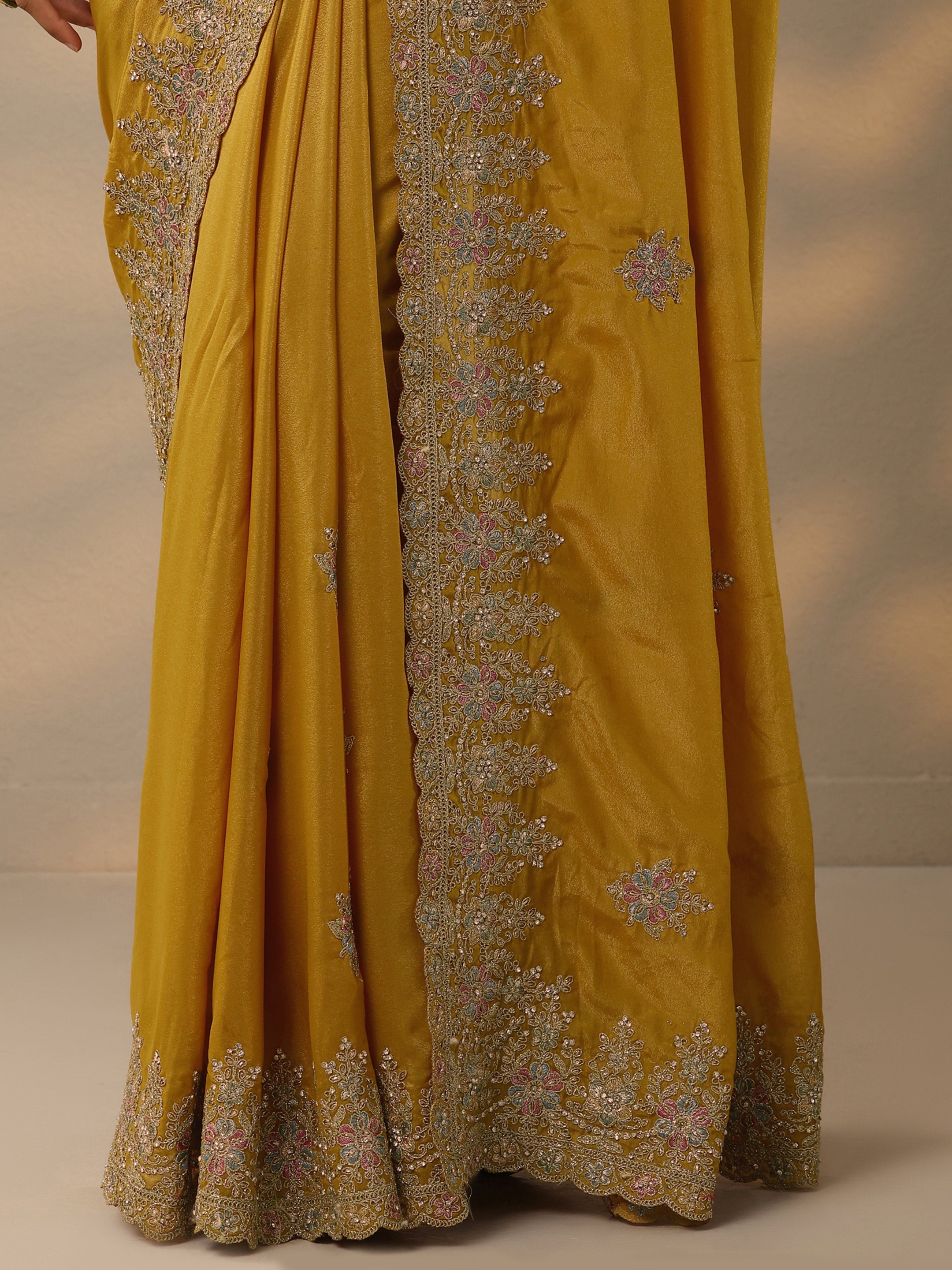 Mustard Embroidered Silk Blend Saree With Unstitched Blouse Piece
