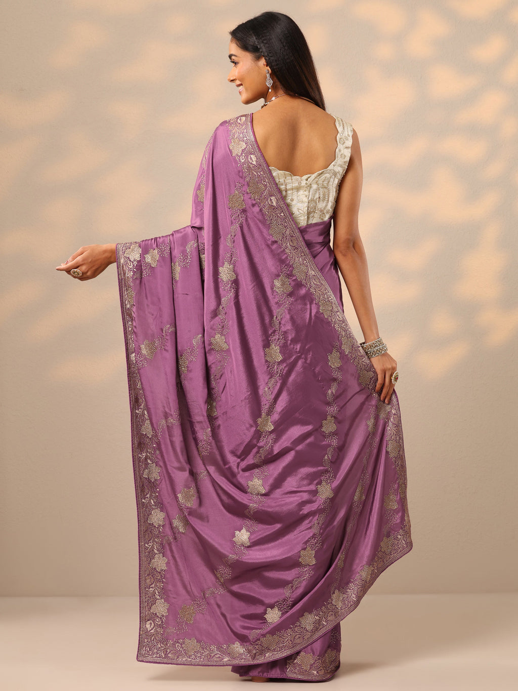 Mauve Embroidered Silk blend Saree With Unstitched Blouse Piece
