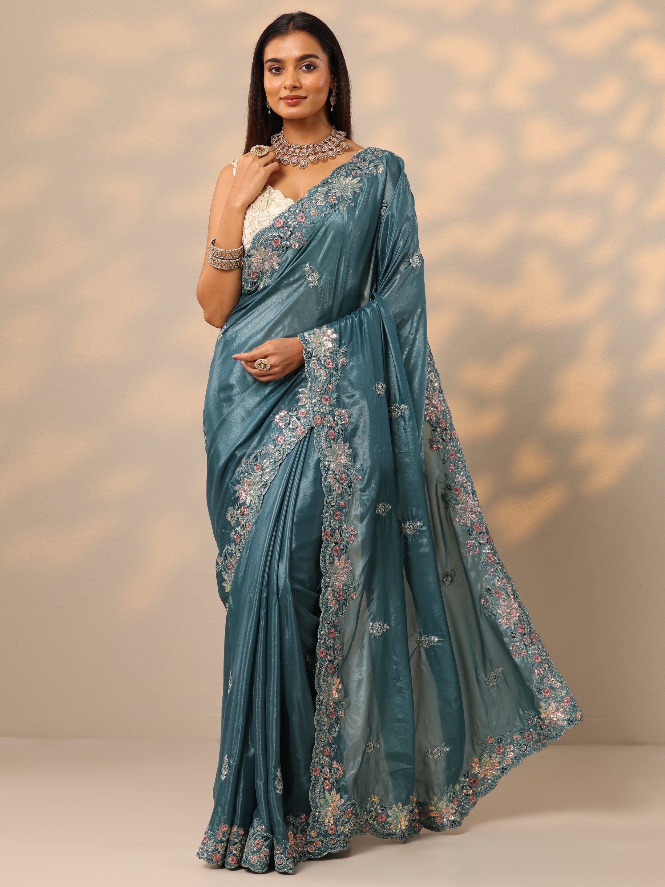 Blue Embroidered Silk blend Saree With Unstitched Blouse Piece