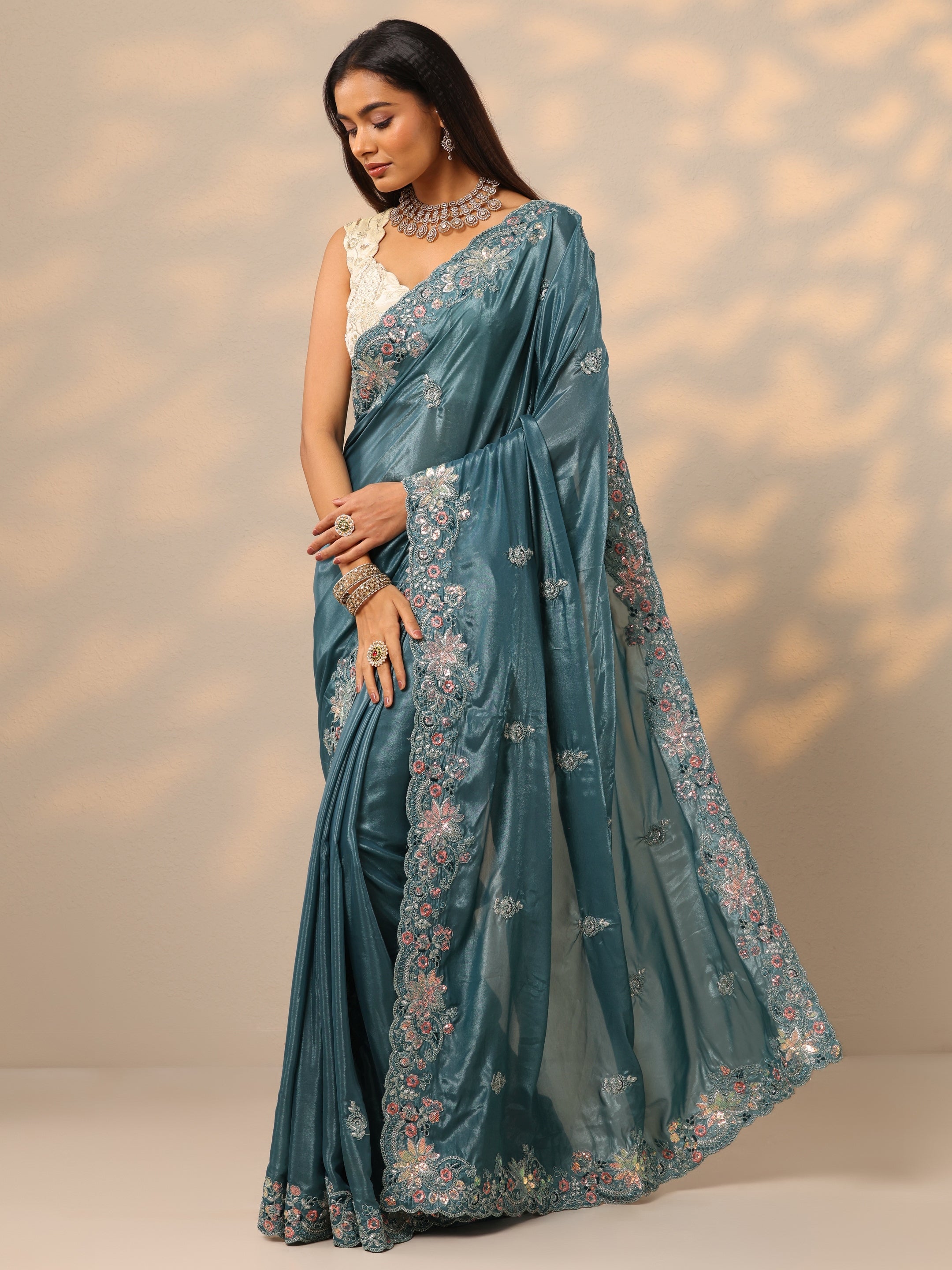 Blue Embroidered Silk blend Saree With Unstitched Blouse Piece