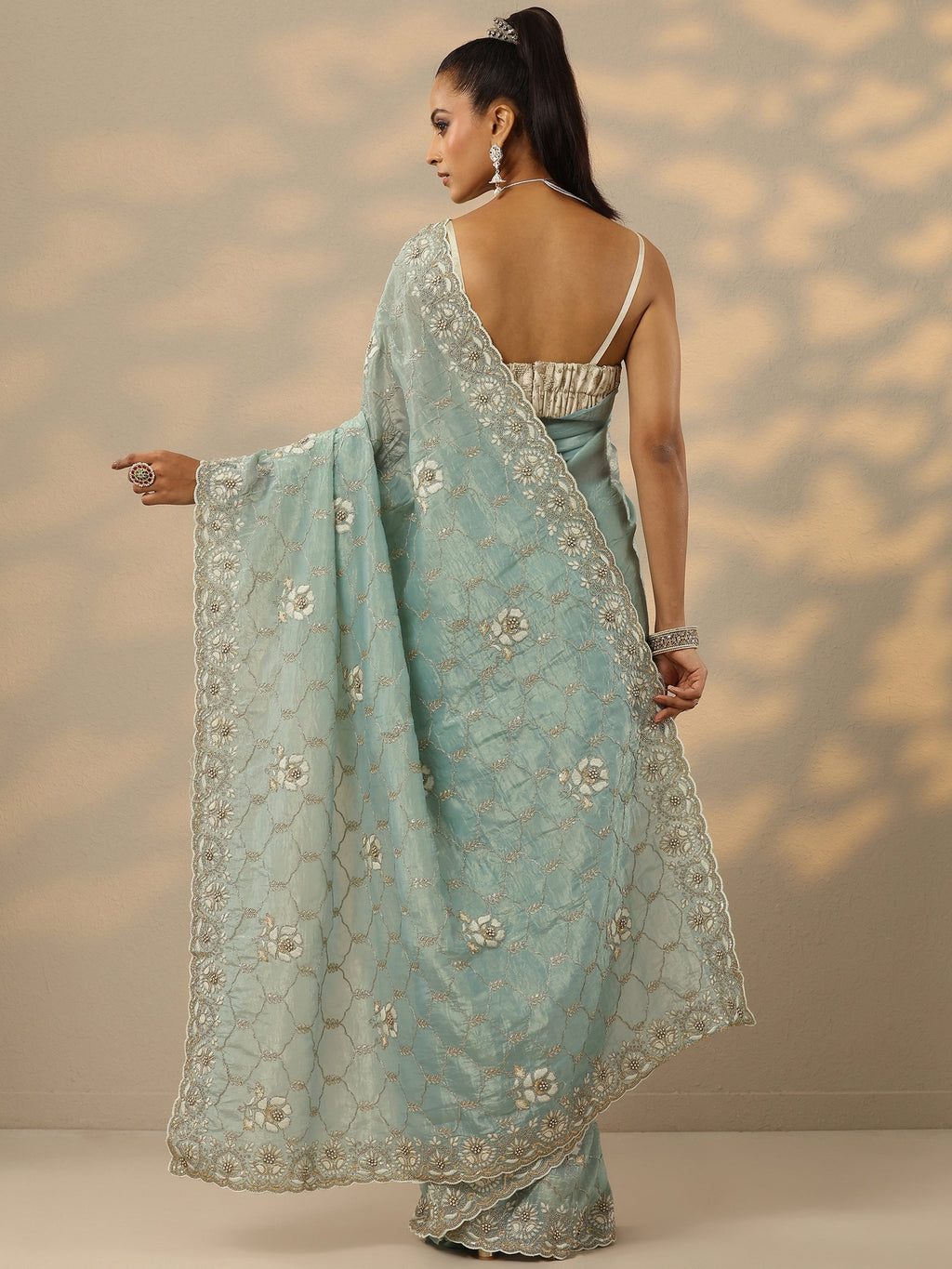 Green Embroidered Organza Saree With Unstitched Blouse Piece