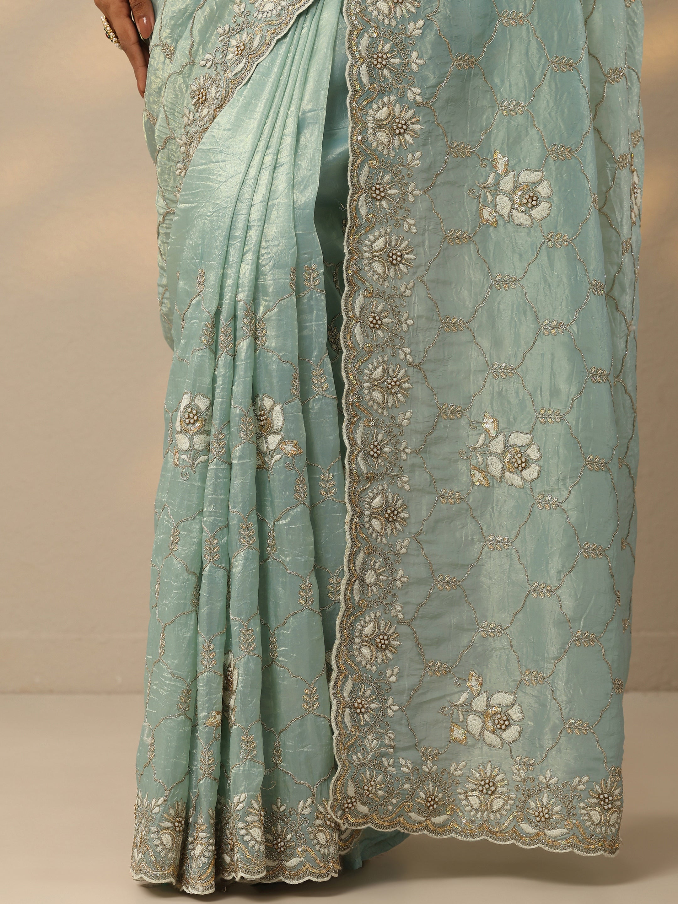 Green Embroidered Organza Saree With Unstitched Blouse Piece