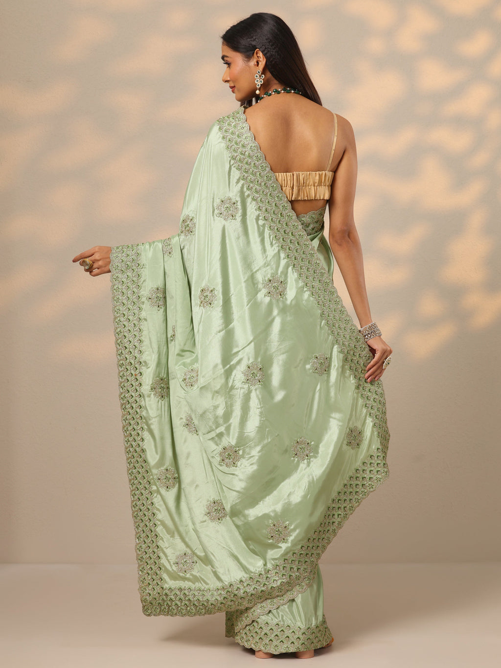 Green Embroidered Crepe Saree With Unstitched Blouse Piece