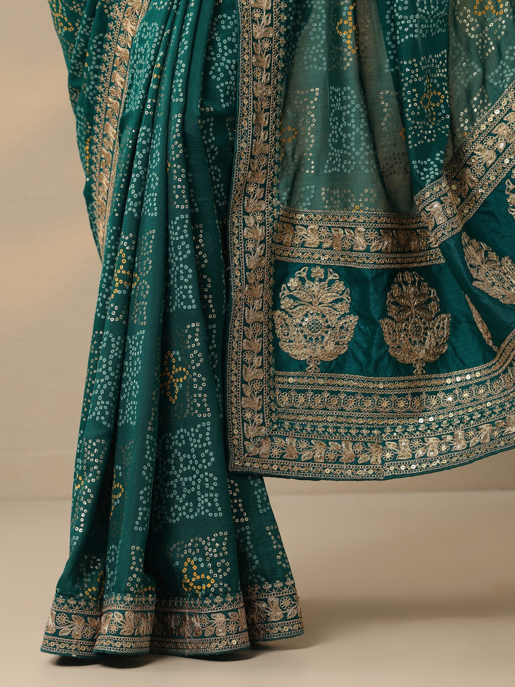 Green Bandhani  Printed Silk Blend Saree With Unstitched Blouse Piece