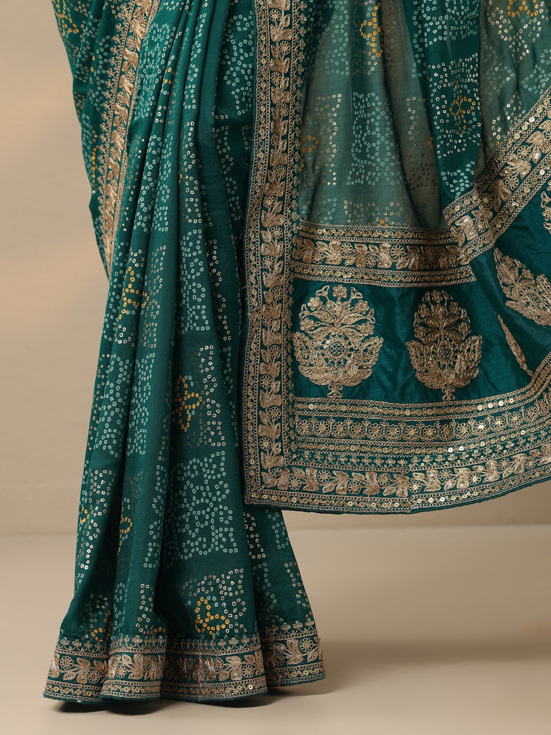 Green Bandhani  Printed Silk Blend Saree With Unstitched Blouse Piece
